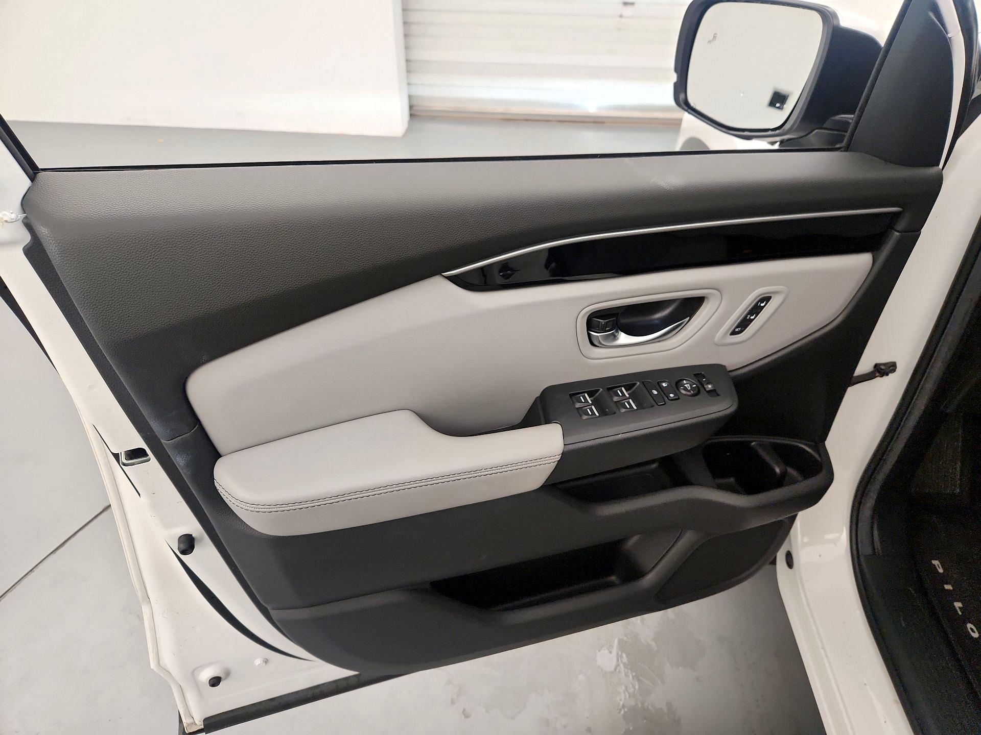 Thumbnail: 2025 Honda Pilot - 12