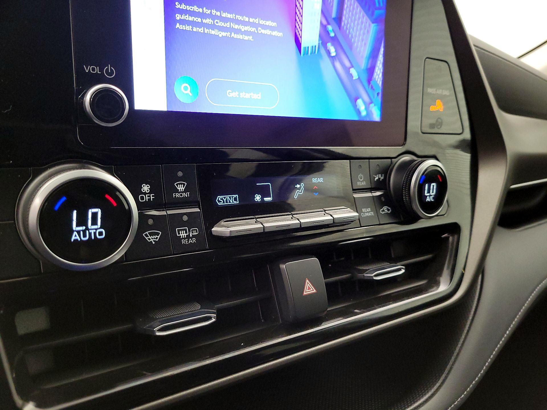 Thumbnail: 2023 Toyota Highlander - 16