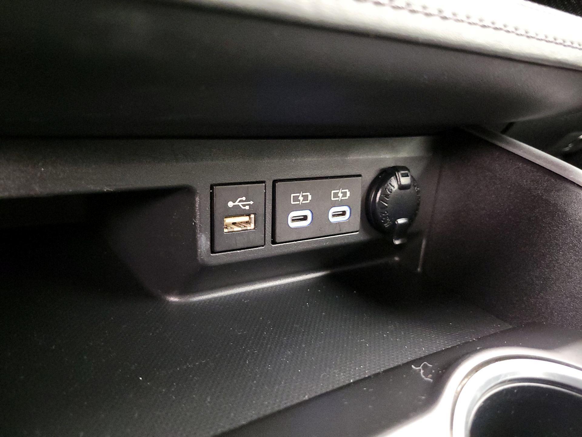 Thumbnail: 2023 Toyota Highlander - 18