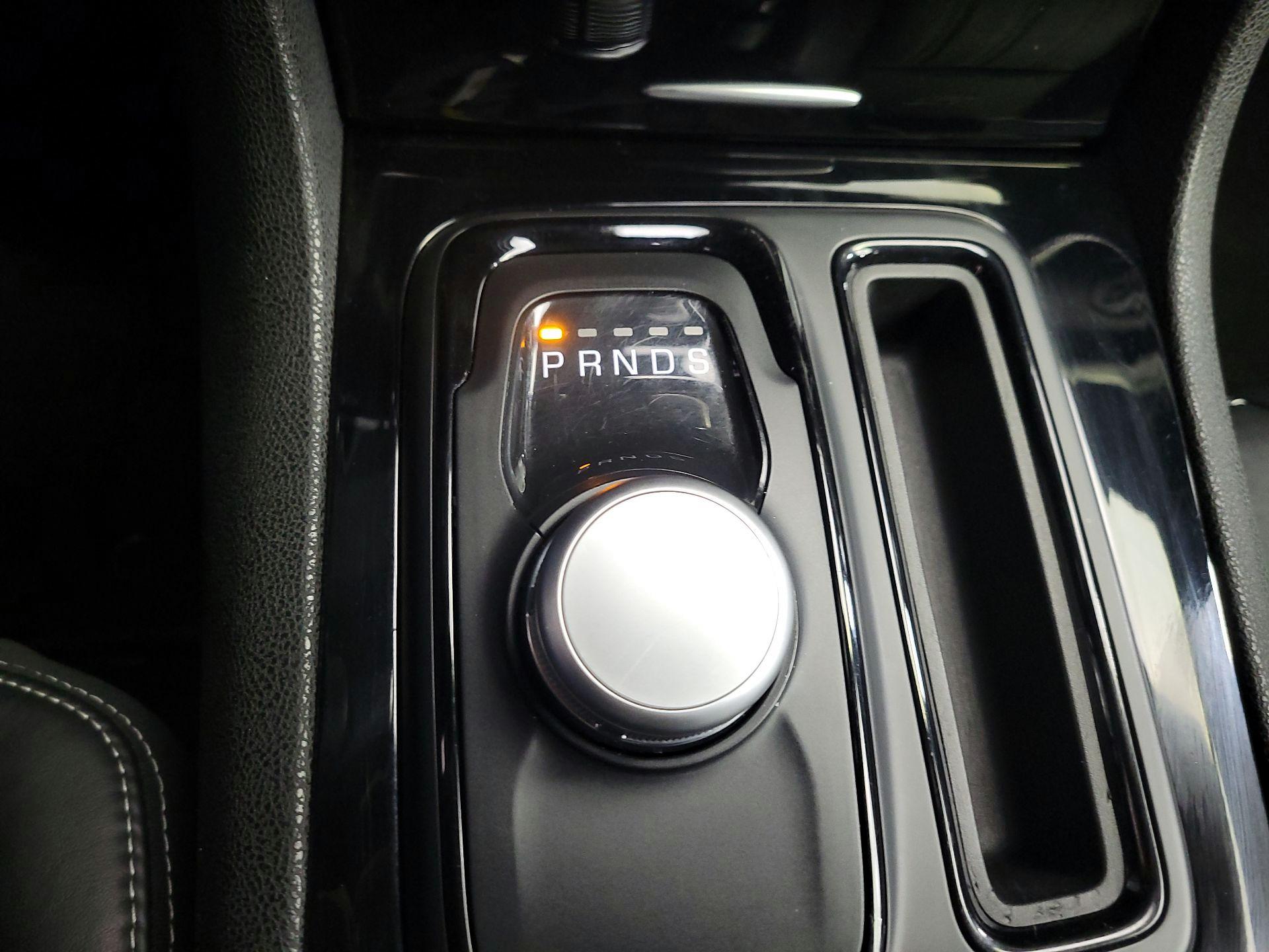 Thumbnail: 2023 Chrysler 300 - 18