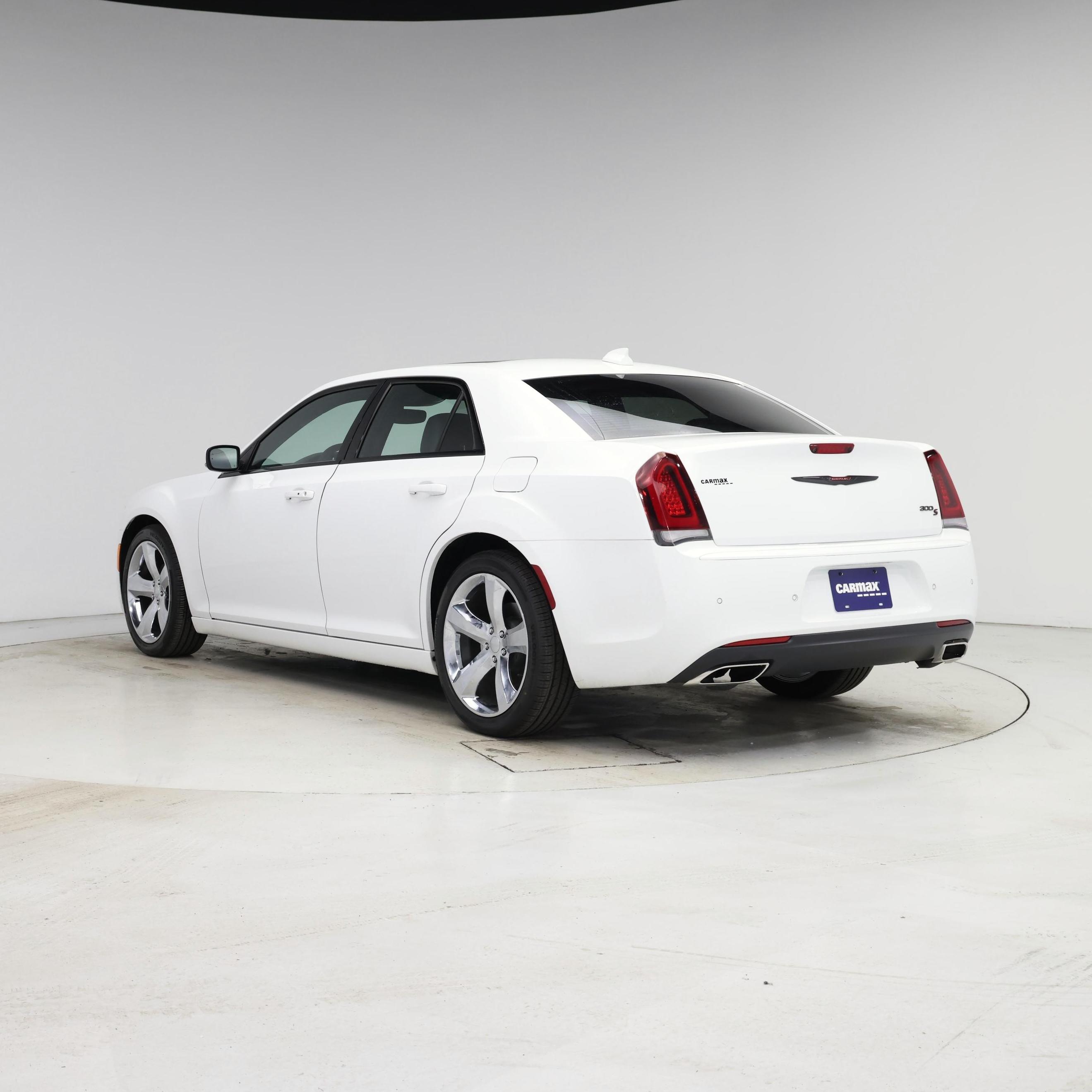 Thumbnail: 2023 Chrysler 300 - 2