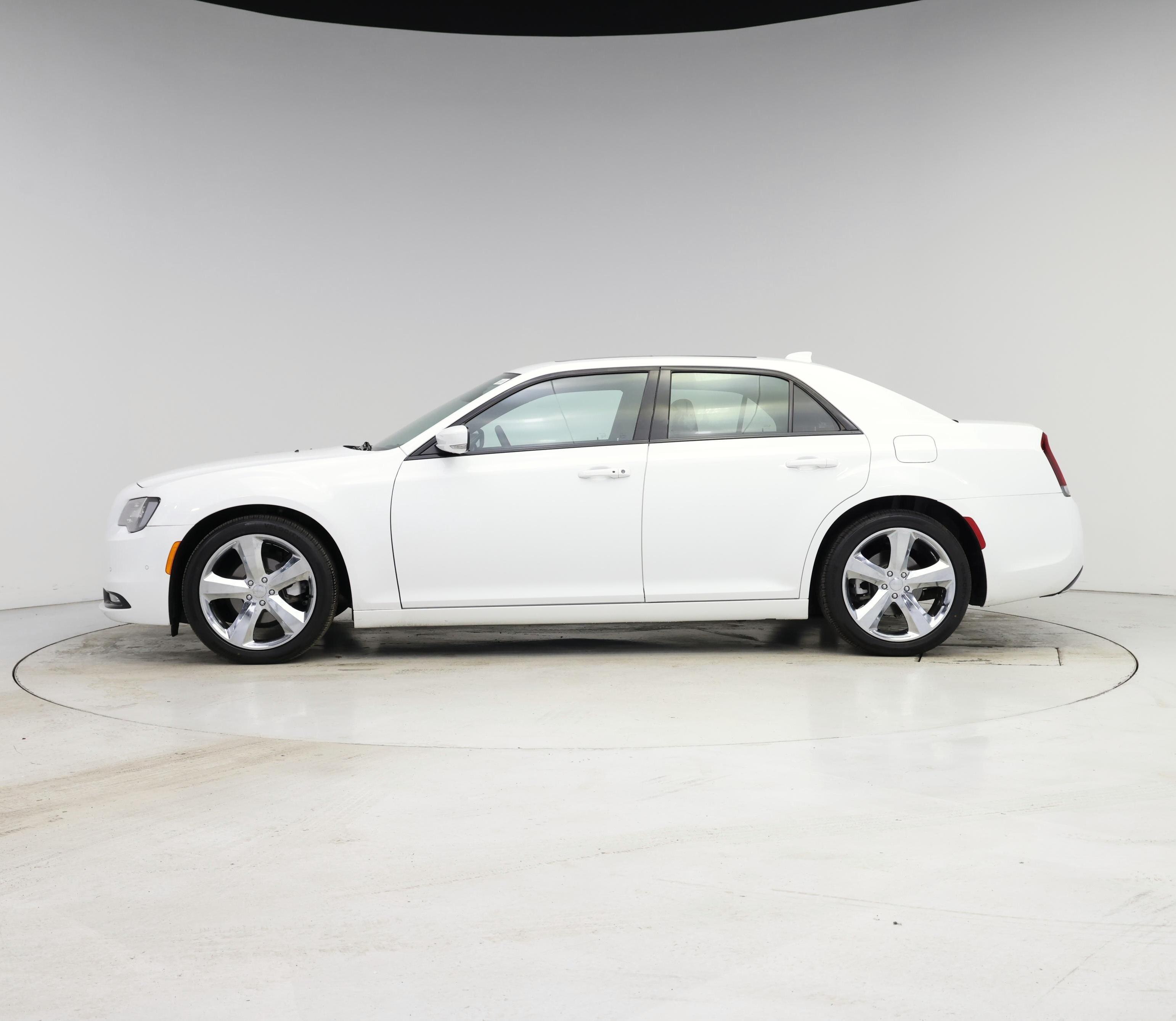 Thumbnail: 2023 Chrysler 300 - 3