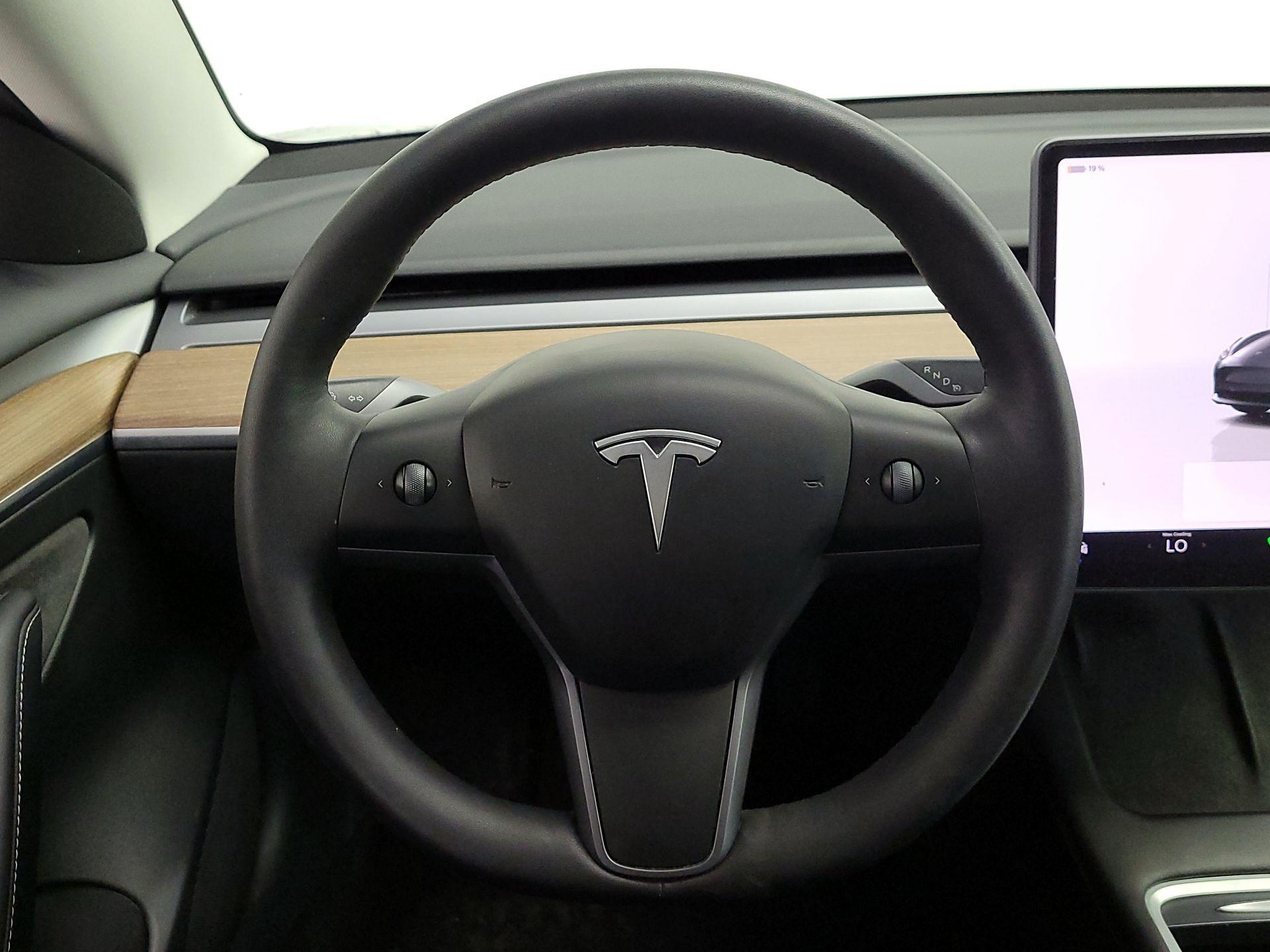 Thumbnail: 2023 Tesla Model 3 - 10