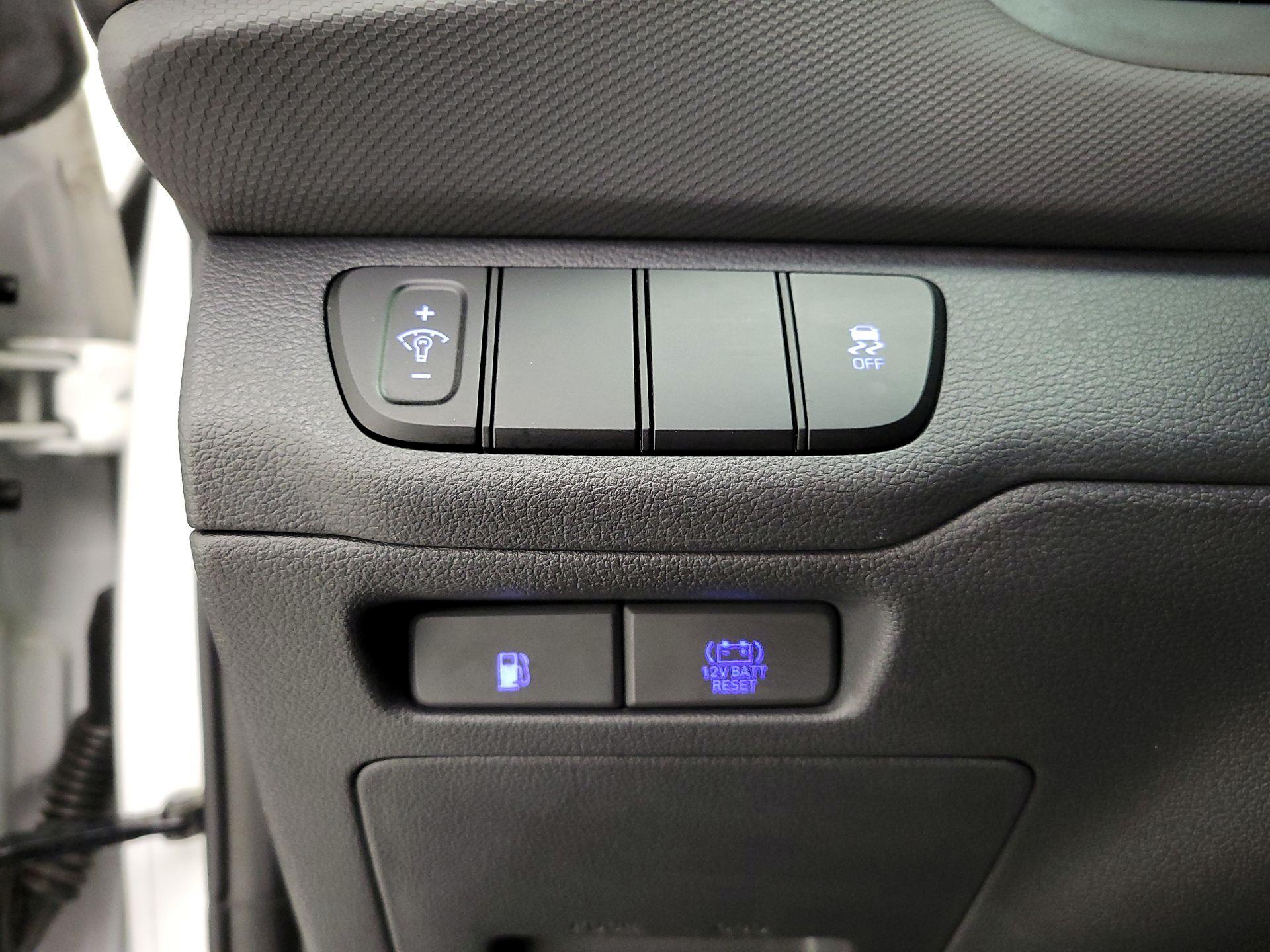 Thumbnail: 2017 Hyundai Ioniq - 13