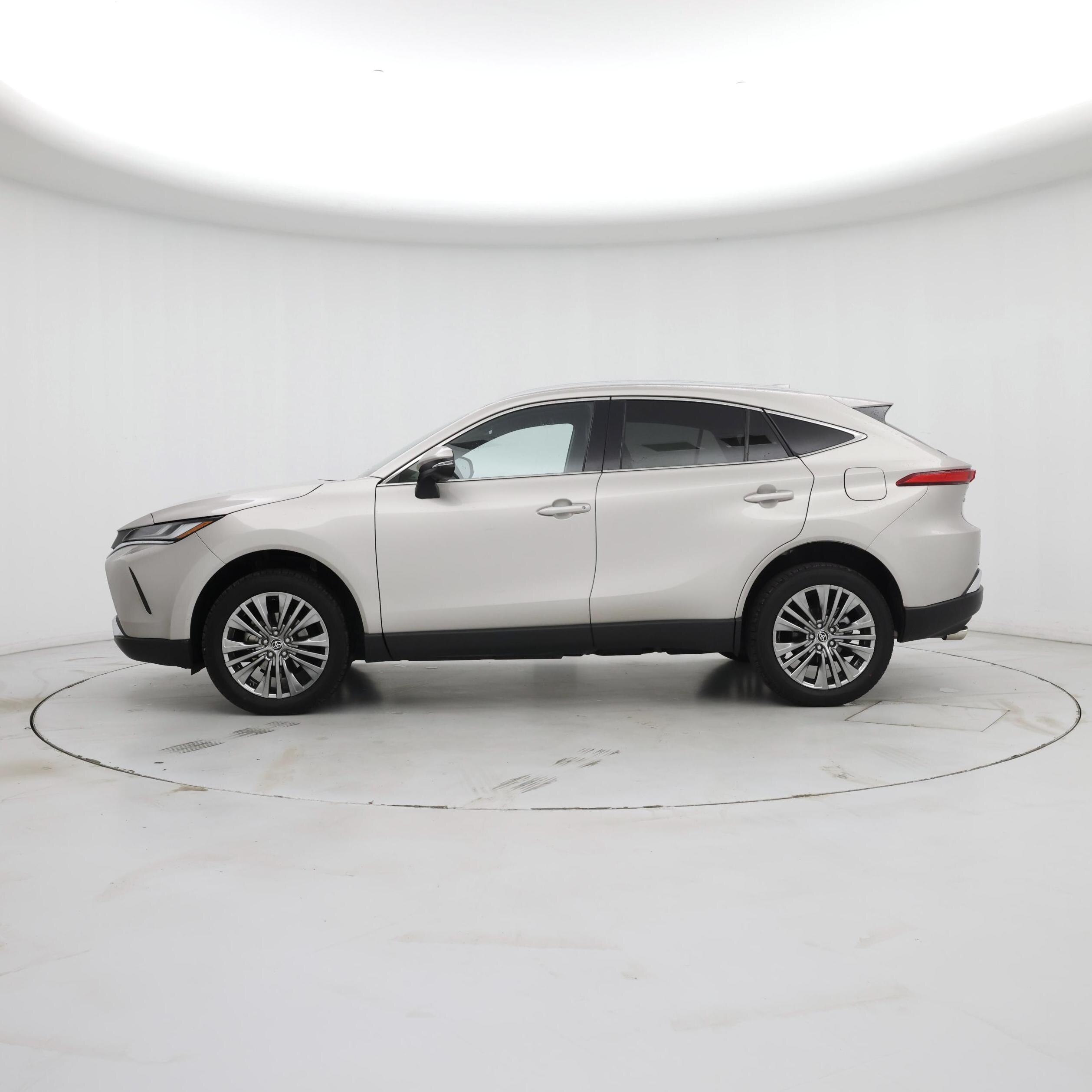 Thumbnail: 2024 Toyota Venza - 3