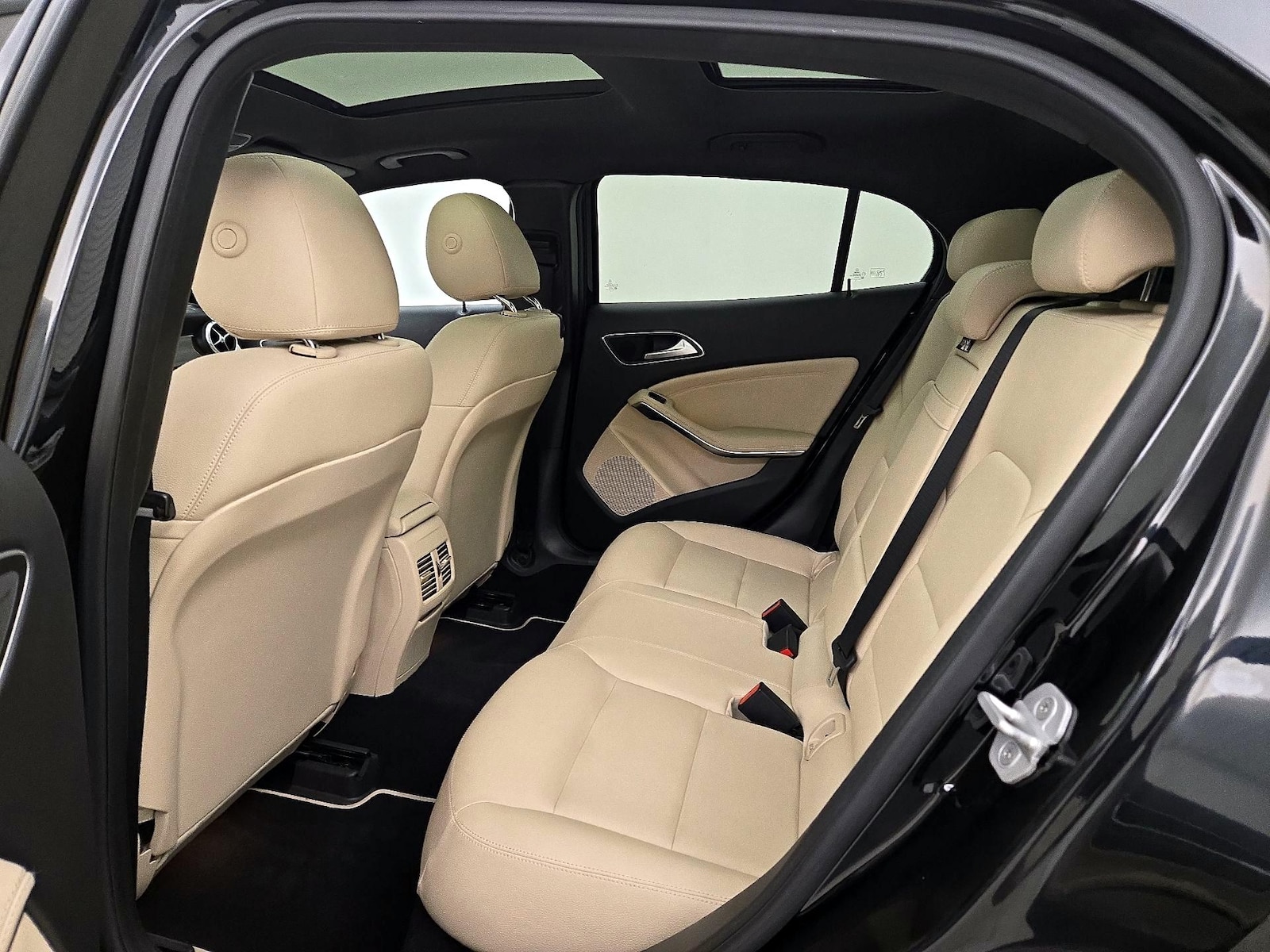 2016 Mercedes-Benz GLA-Class GLA250 - Photo 22