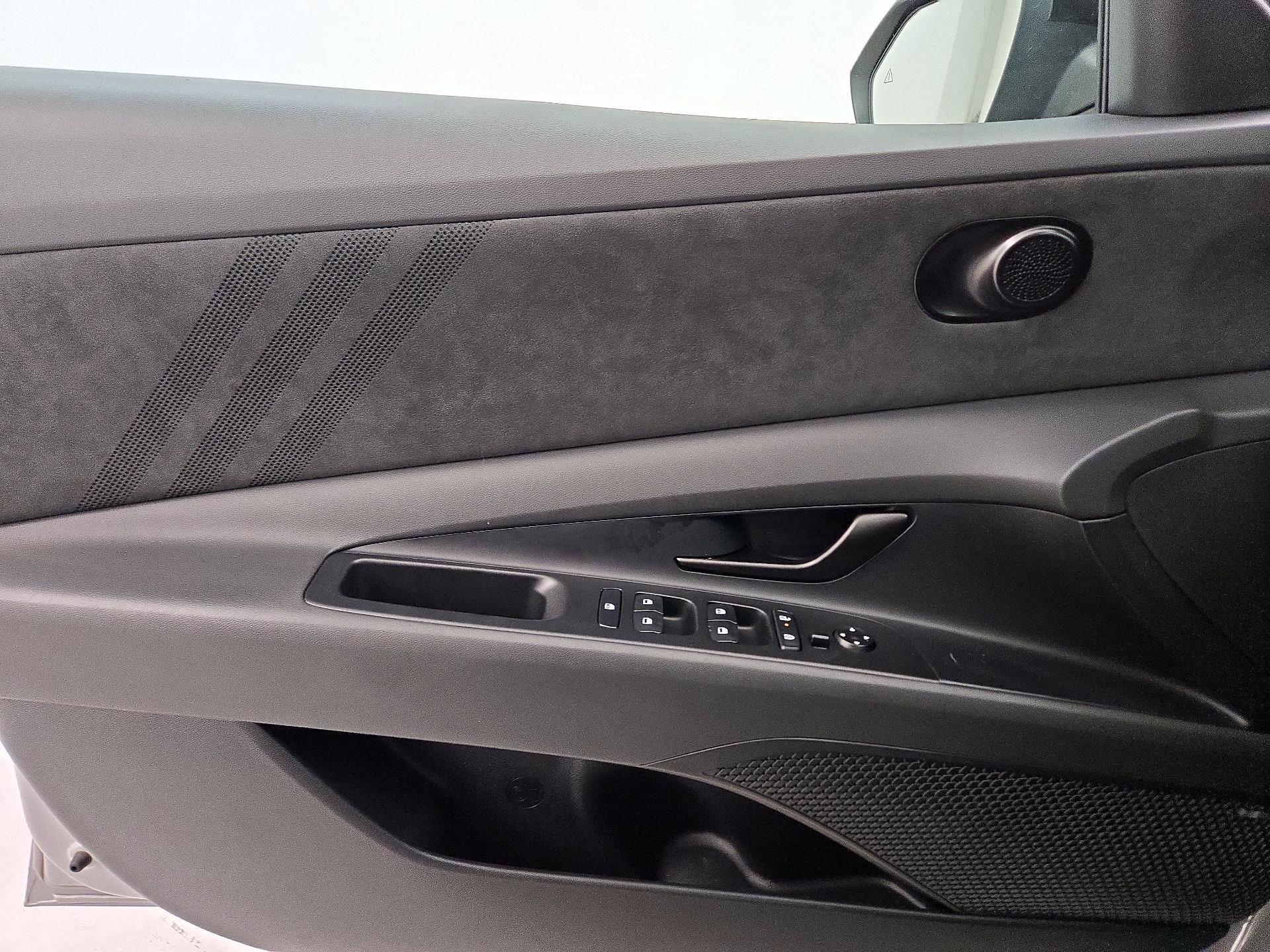 Thumbnail: 2025 Hyundai Elantra - 12