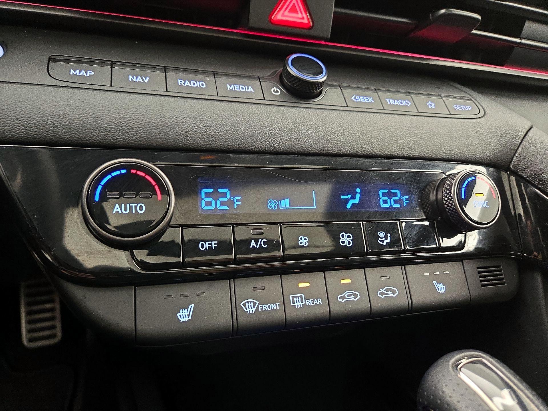 Thumbnail: 2025 Hyundai Elantra - 17