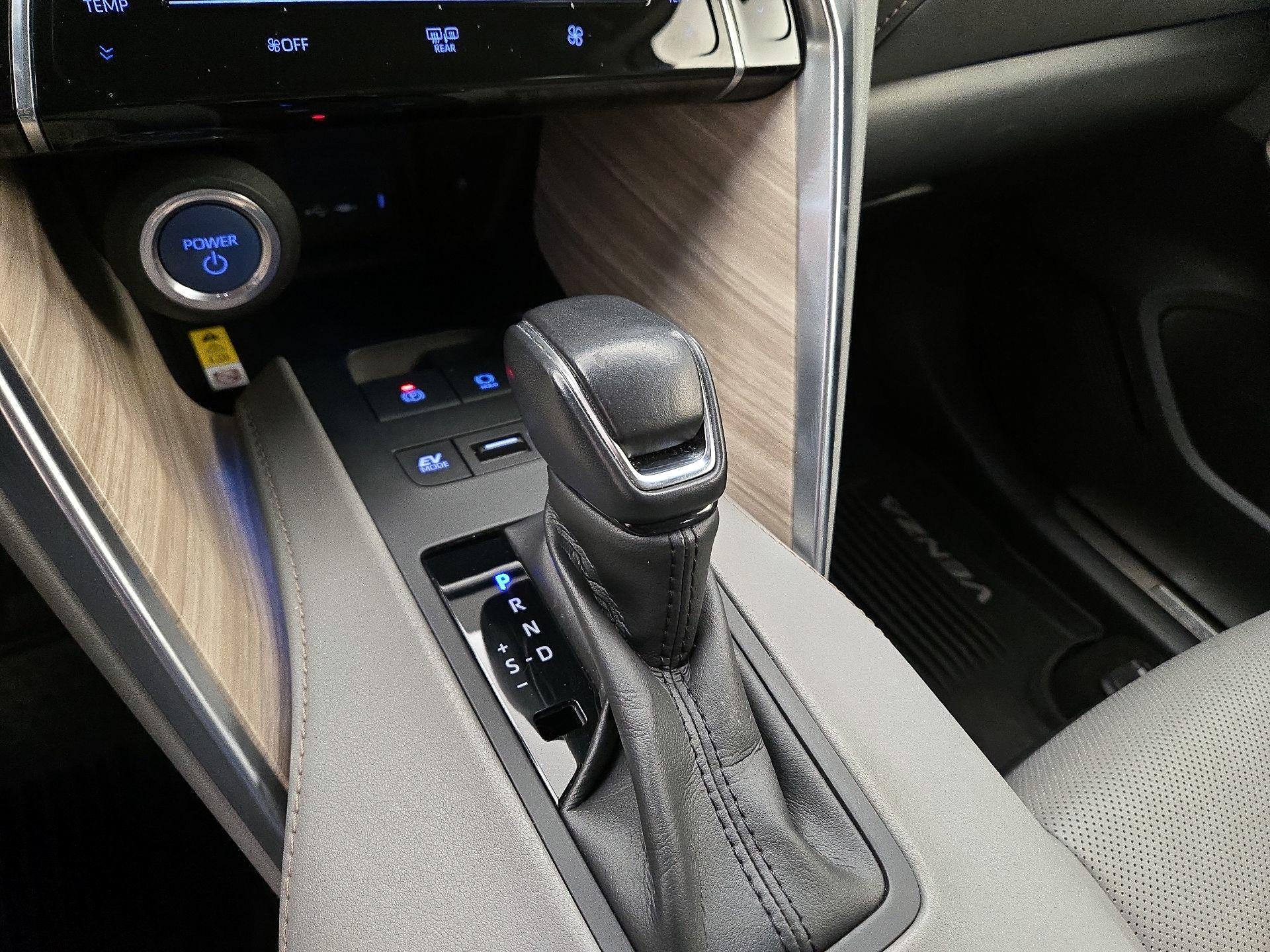 Thumbnail: 2021 Toyota Venza - 17