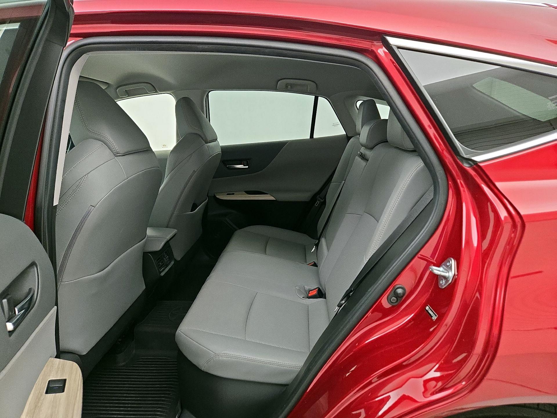 Thumbnail: 2021 Toyota Venza - 19