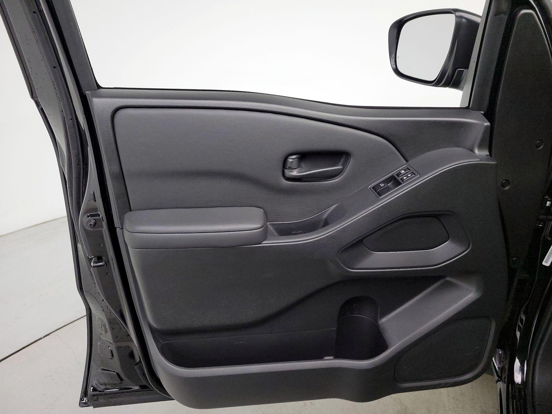 Thumbnail: 2024 Nissan Frontier - 12