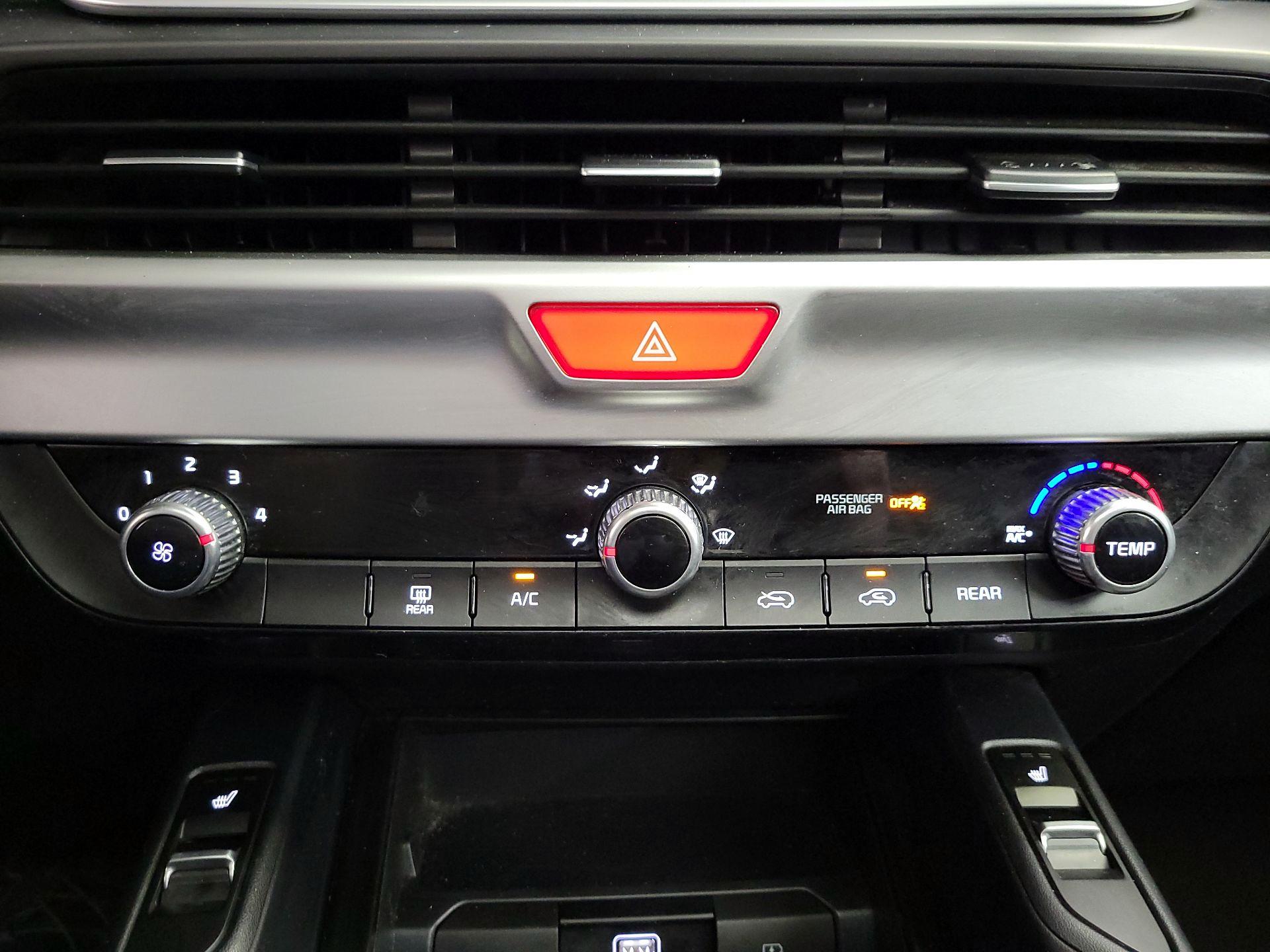 Thumbnail: 2020 Kia Telluride - 16