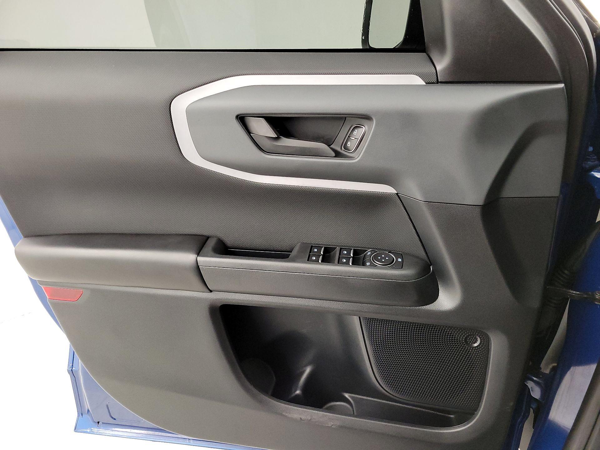 Thumbnail: 2023 Ford Bronco Sport - 12