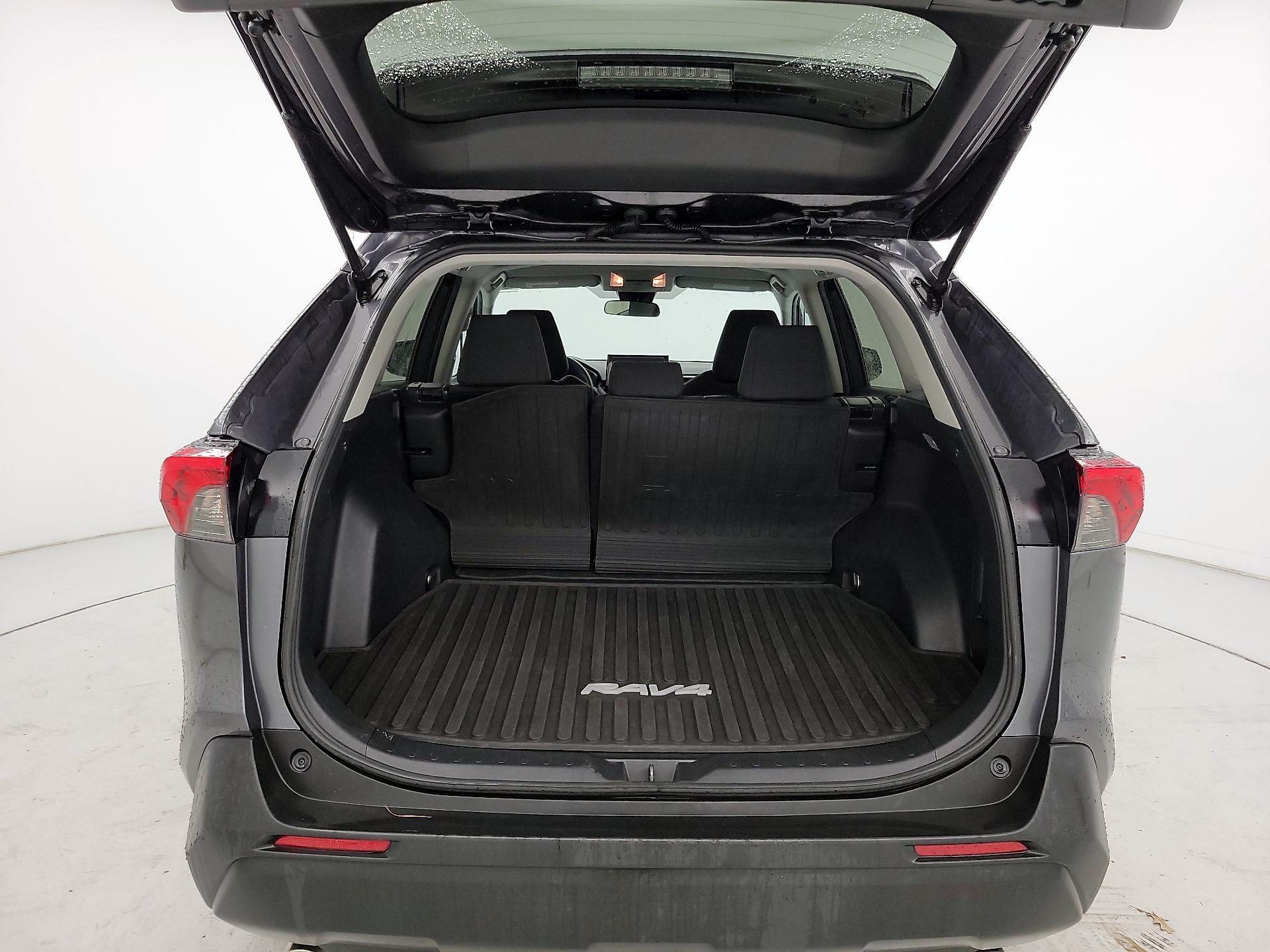 Thumbnail: 2021 Toyota RAV4 - 20