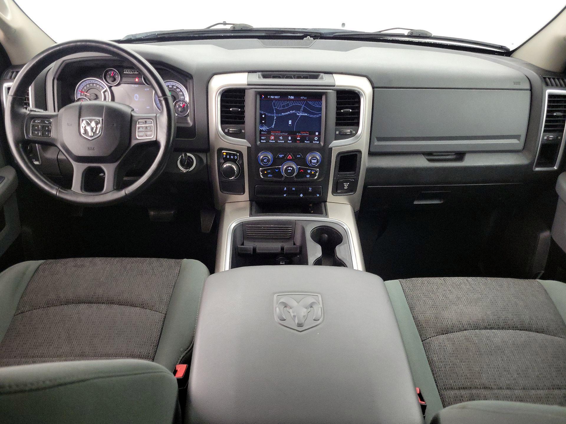 Thumbnail: 2020 RAM 1500 Classic - 9