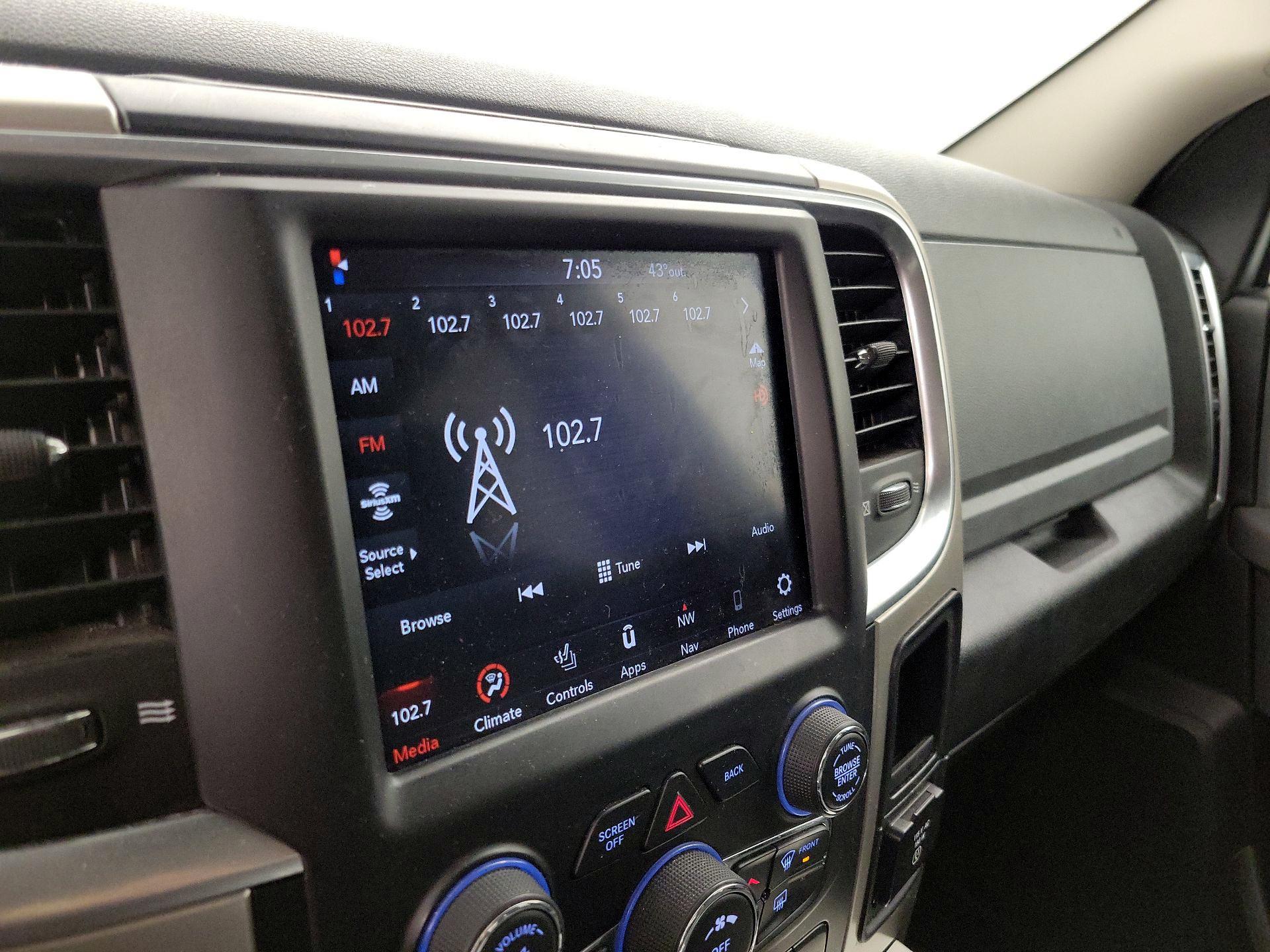 Thumbnail: 2020 RAM 1500 Classic - 16