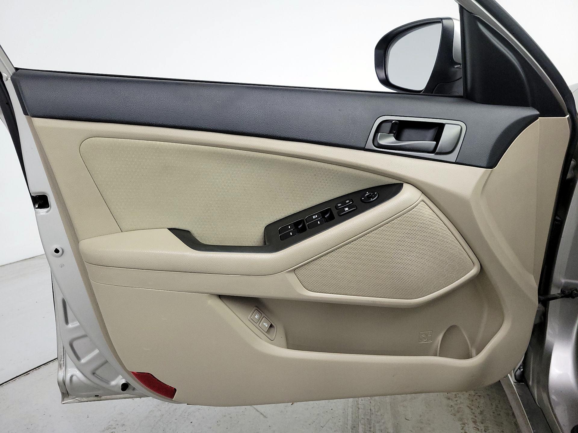 Thumbnail: 2015 Kia Optima - 12