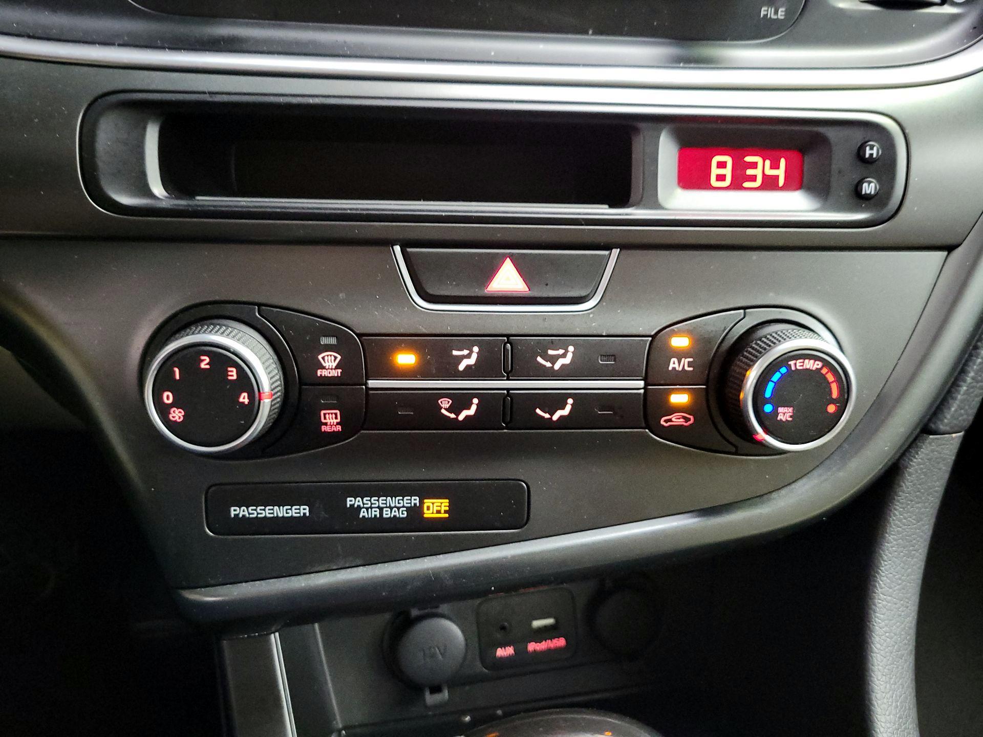 Thumbnail: 2015 Kia Optima - 15