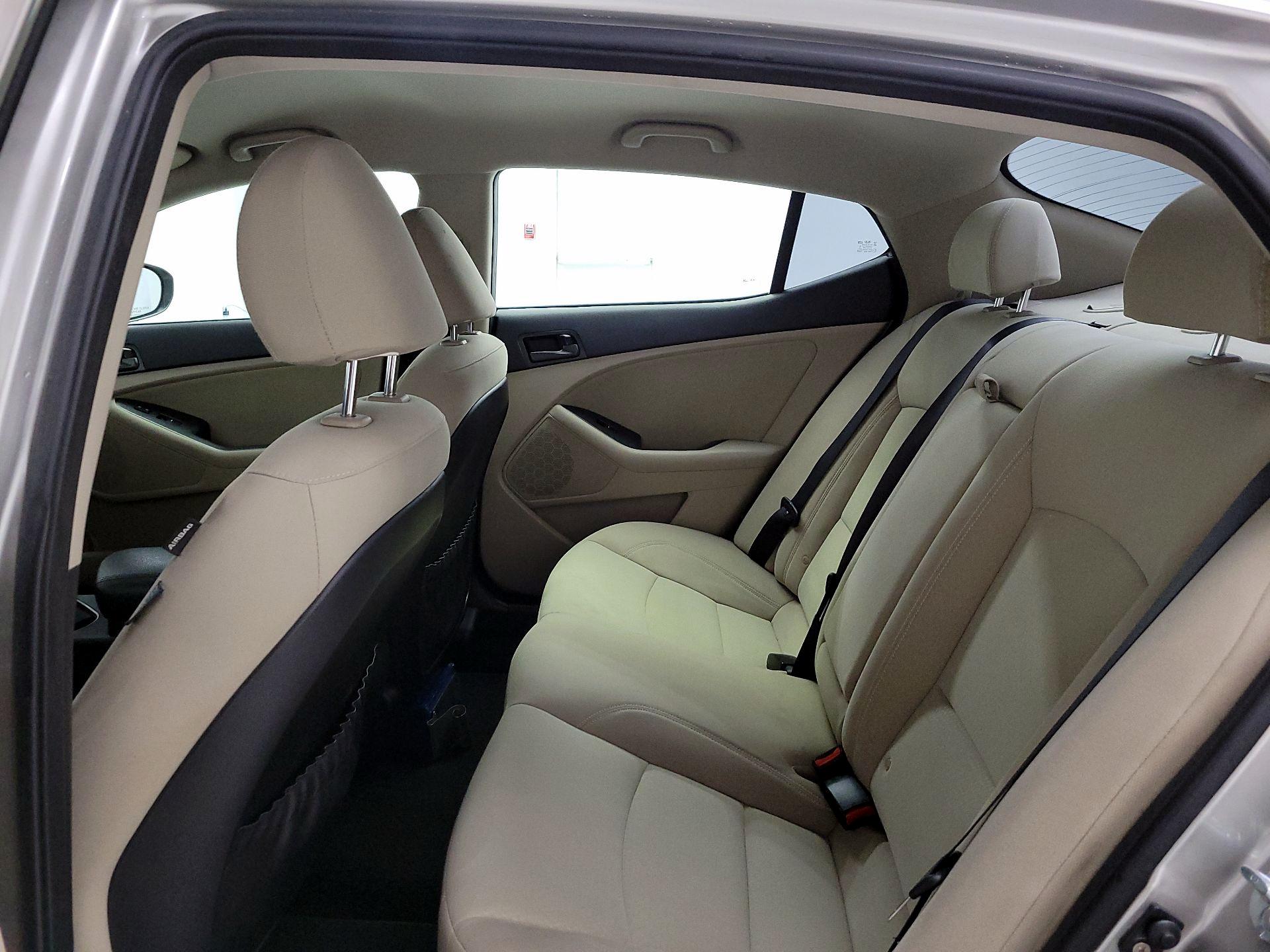 Thumbnail: 2015 Kia Optima - 18