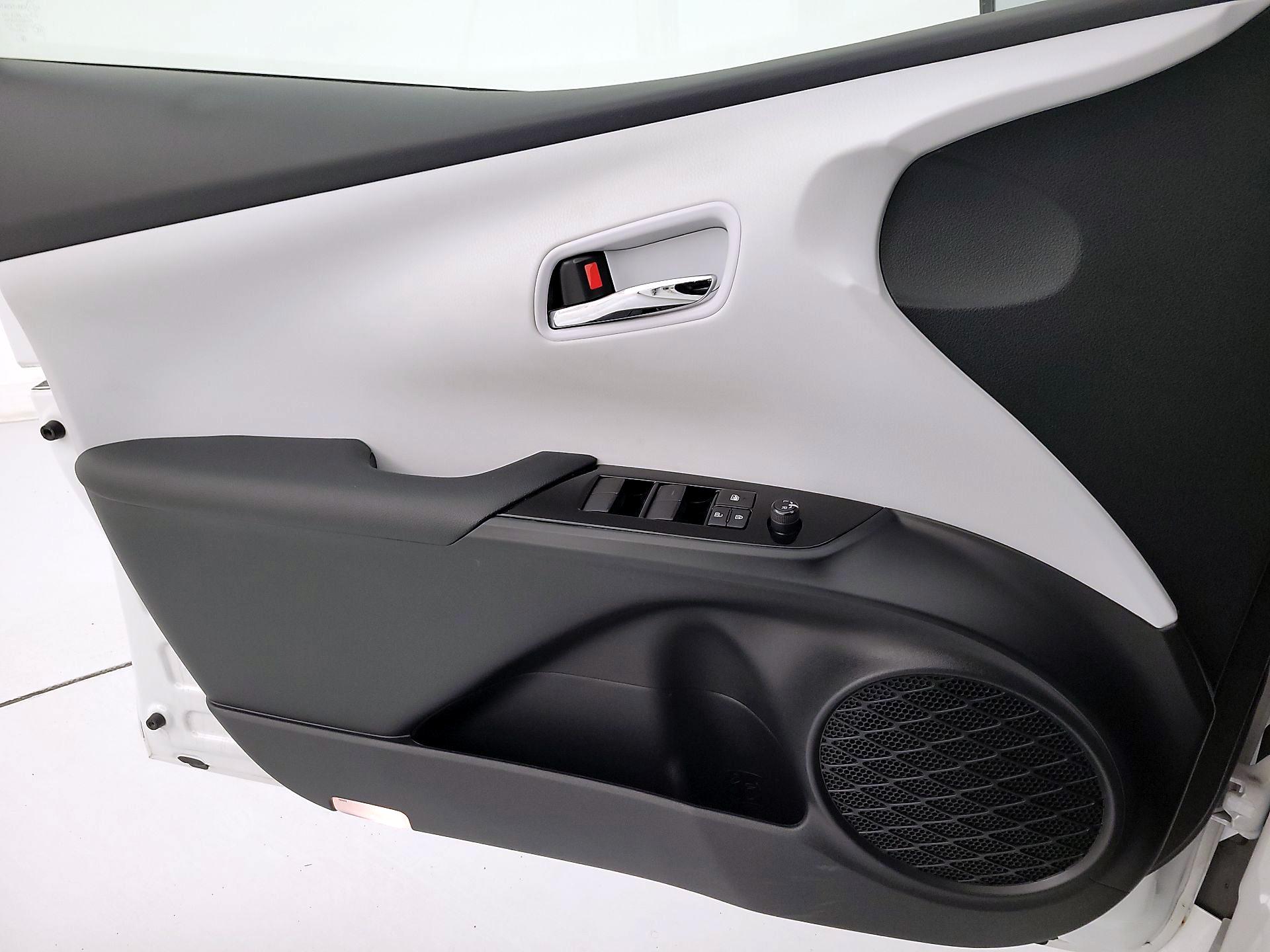 Thumbnail: 2021 Toyota Prius Prime - 12