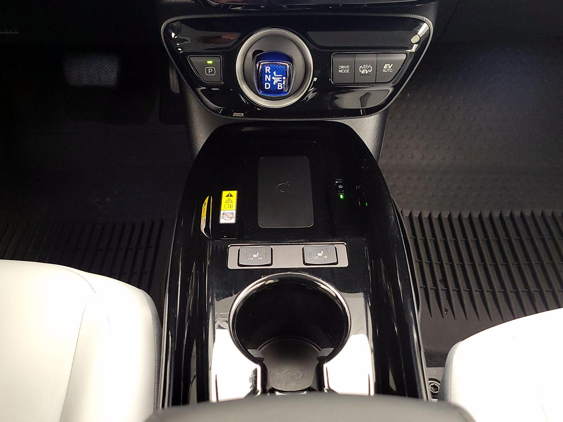 Thumbnail: 2021 Toyota Prius Prime - 18