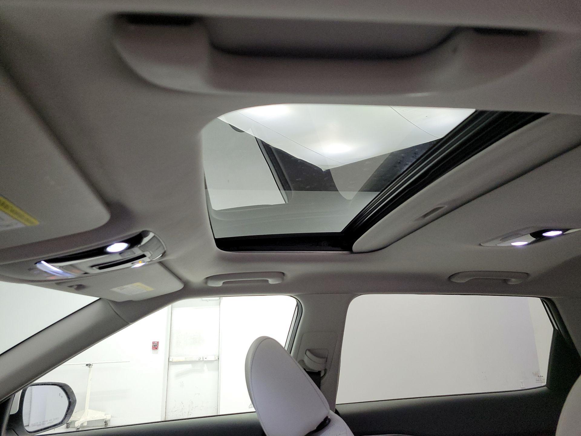 Thumbnail: 2023 Kia Seltos - 20