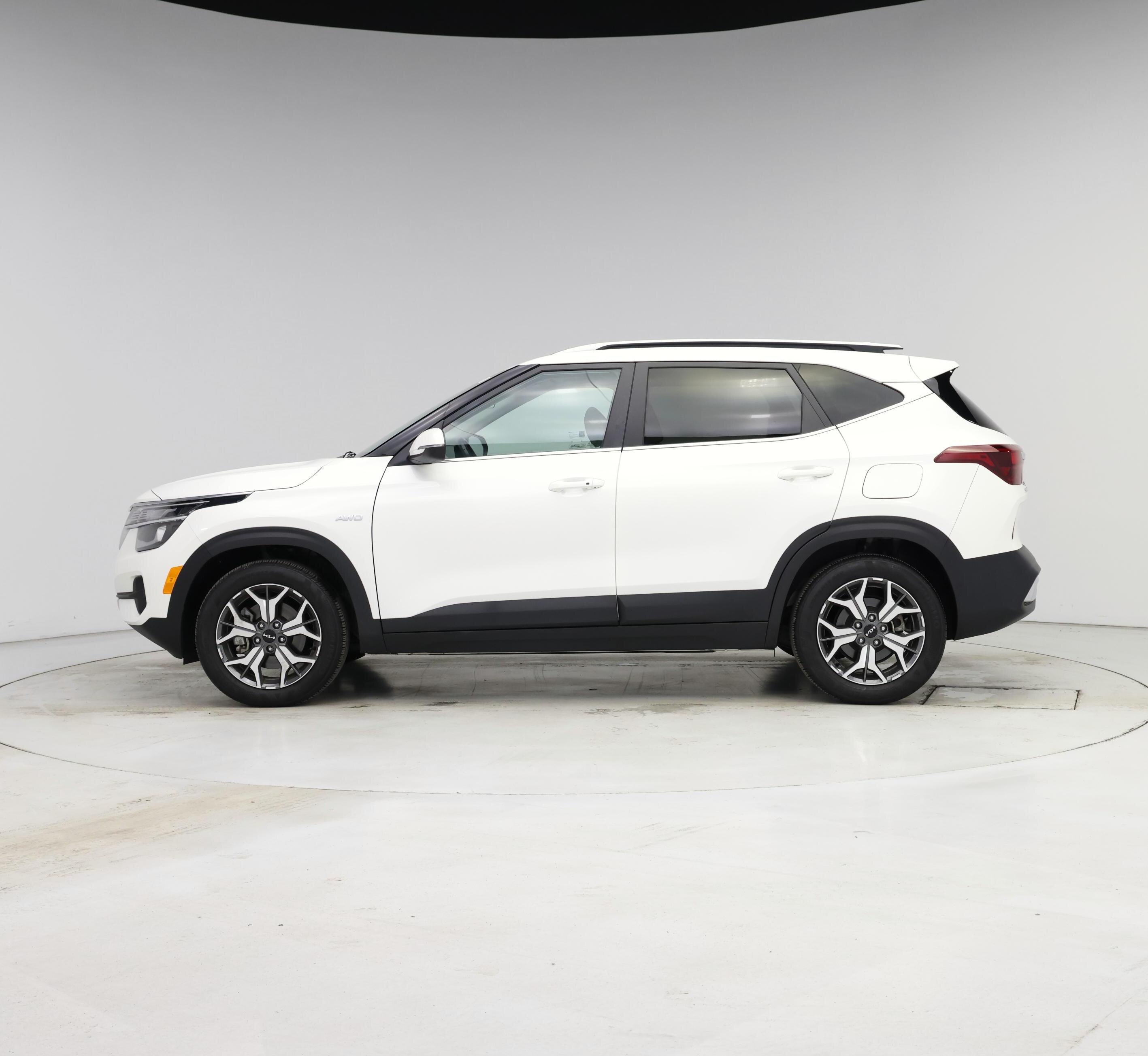 Thumbnail: 2023 Kia Seltos - 3