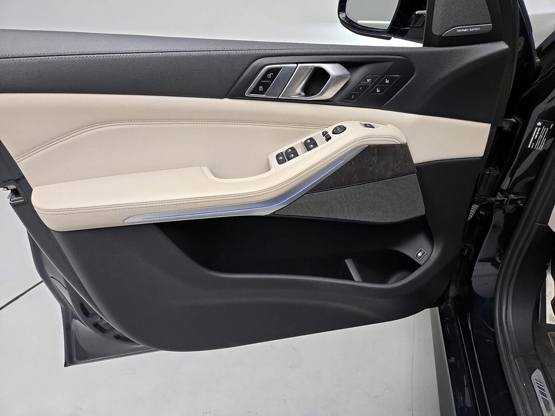 Thumbnail: 2022 BMW X5 - 12