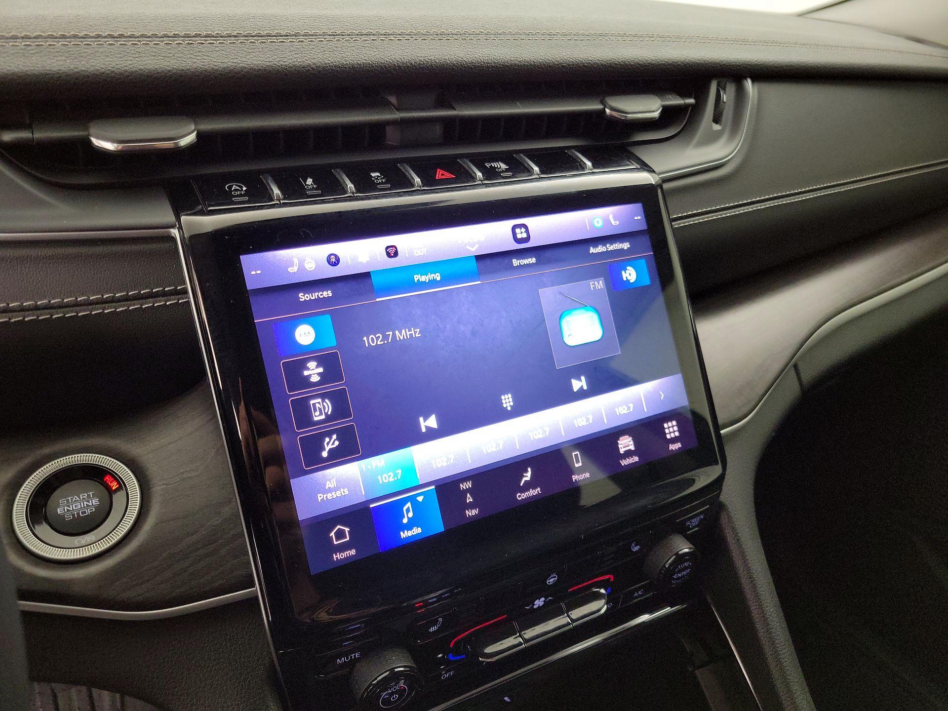 Thumbnail: 2023 Jeep Grand Cherokee - 16