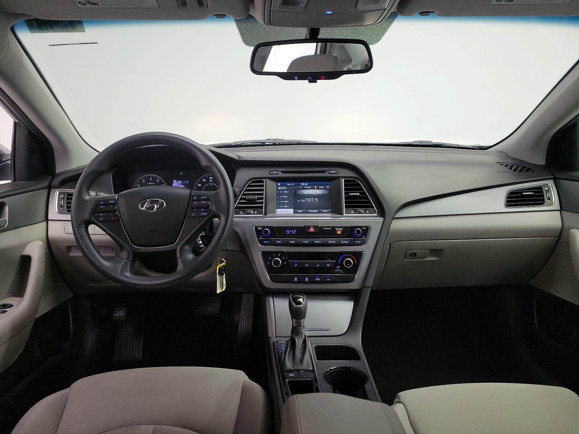 Thumbnail: 2016 Hyundai Sonata - 9