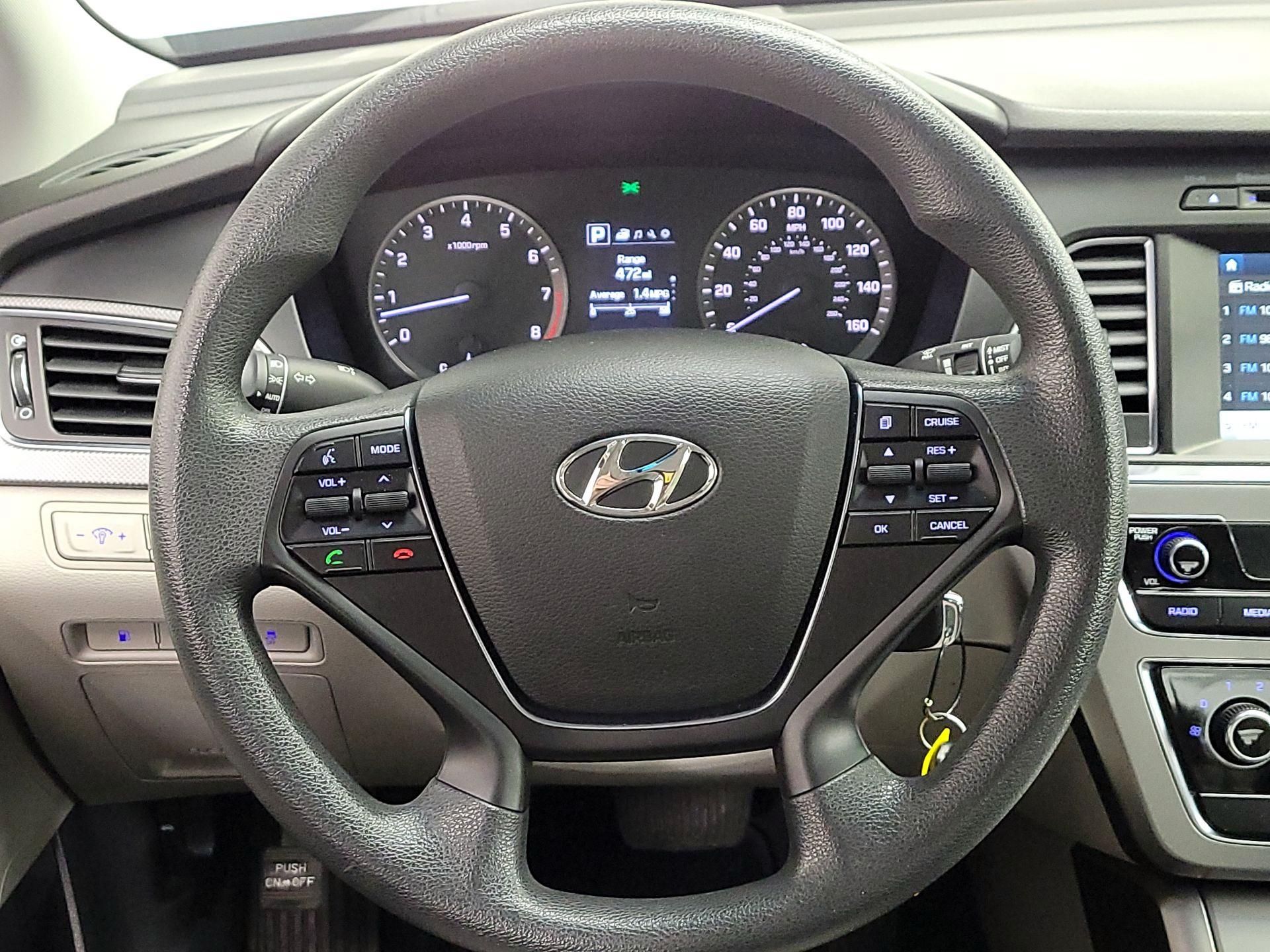 Thumbnail: 2016 Hyundai Sonata - 10