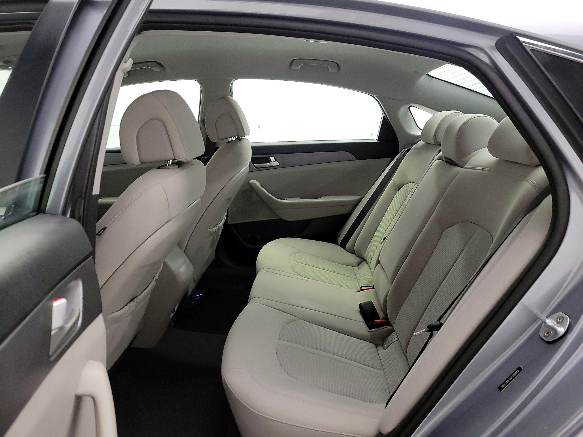 Thumbnail: 2016 Hyundai Sonata - 19