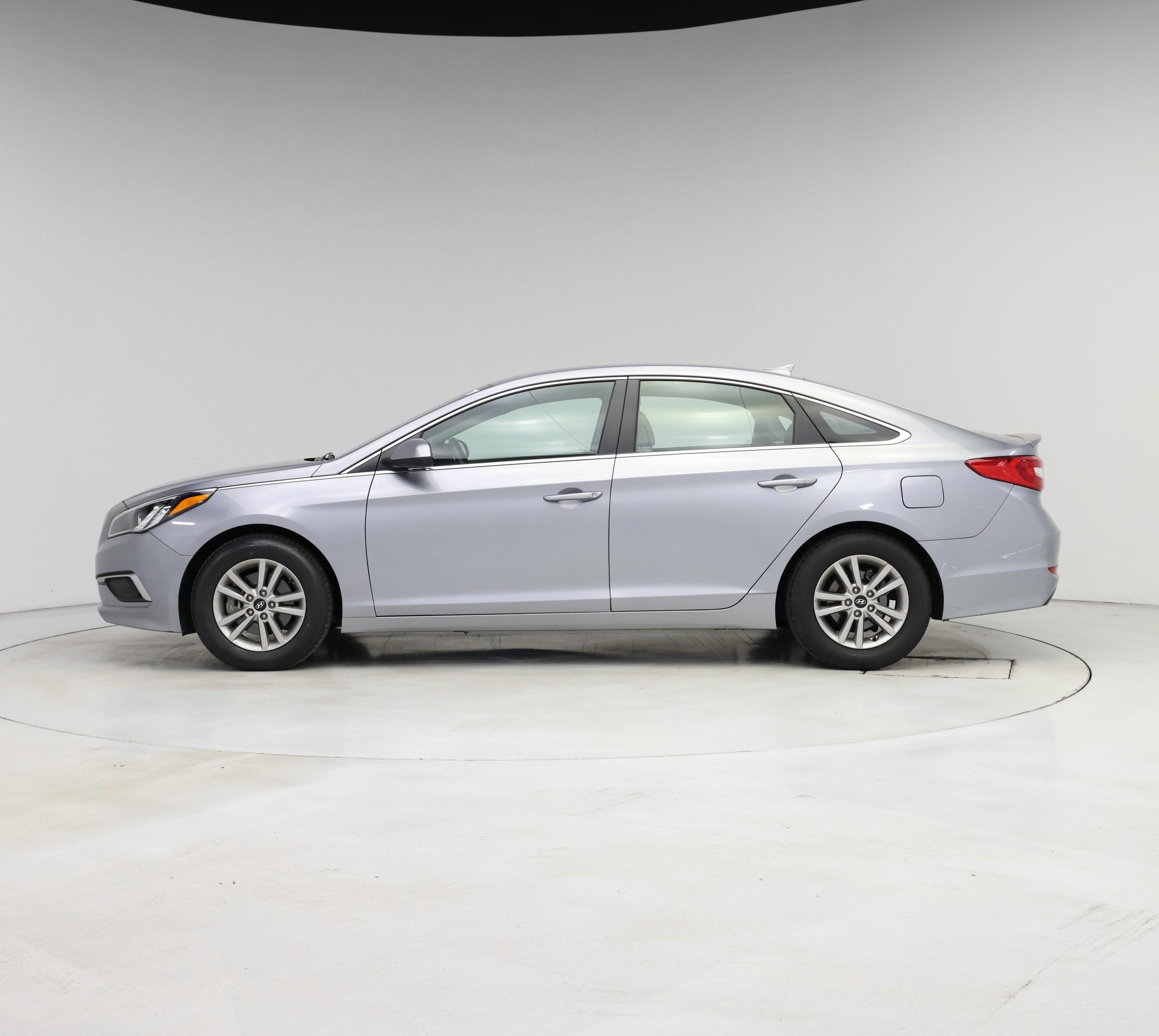 Thumbnail: 2016 Hyundai Sonata - 3