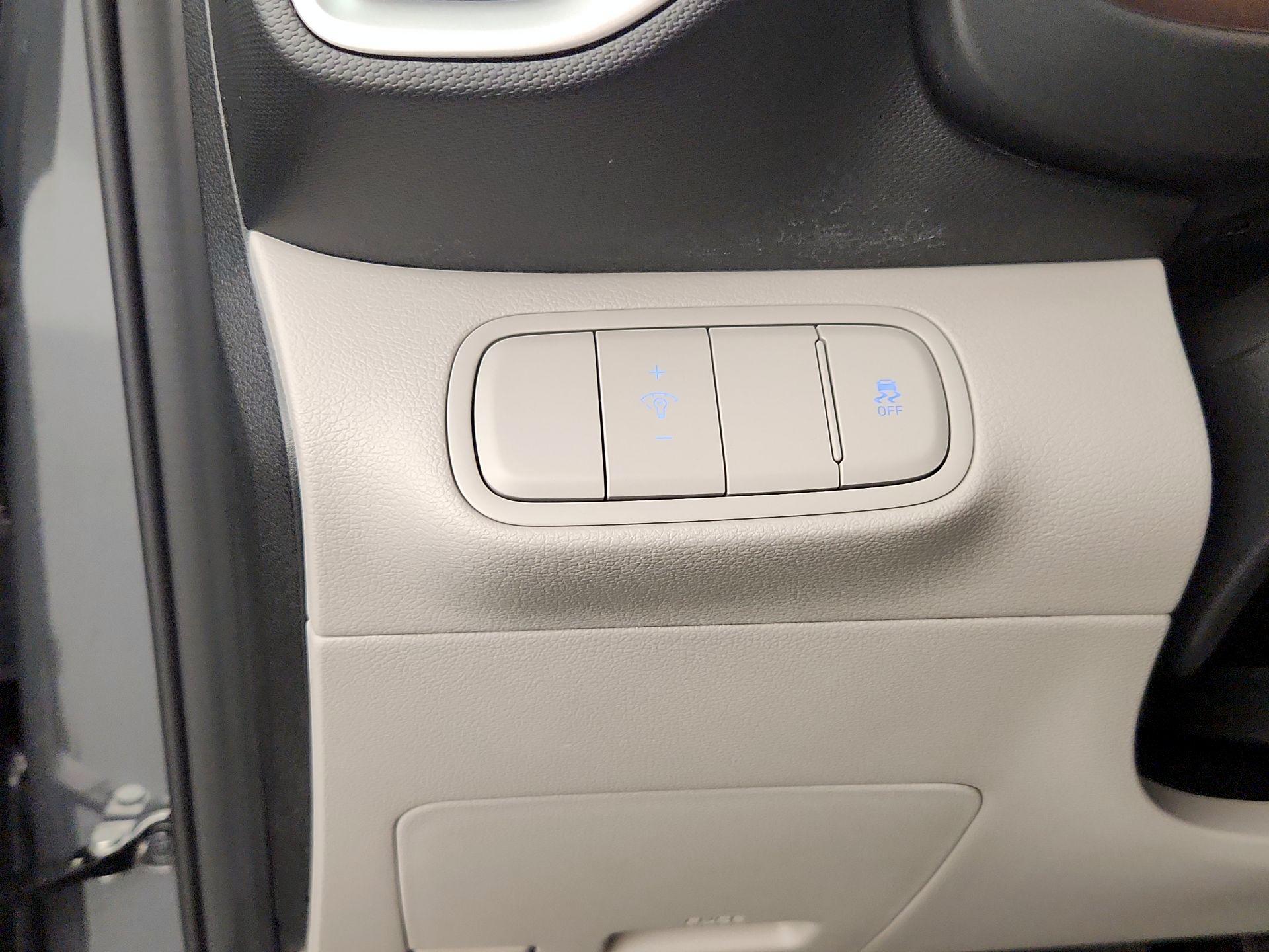 Thumbnail: 2025 Hyundai Venue - 13