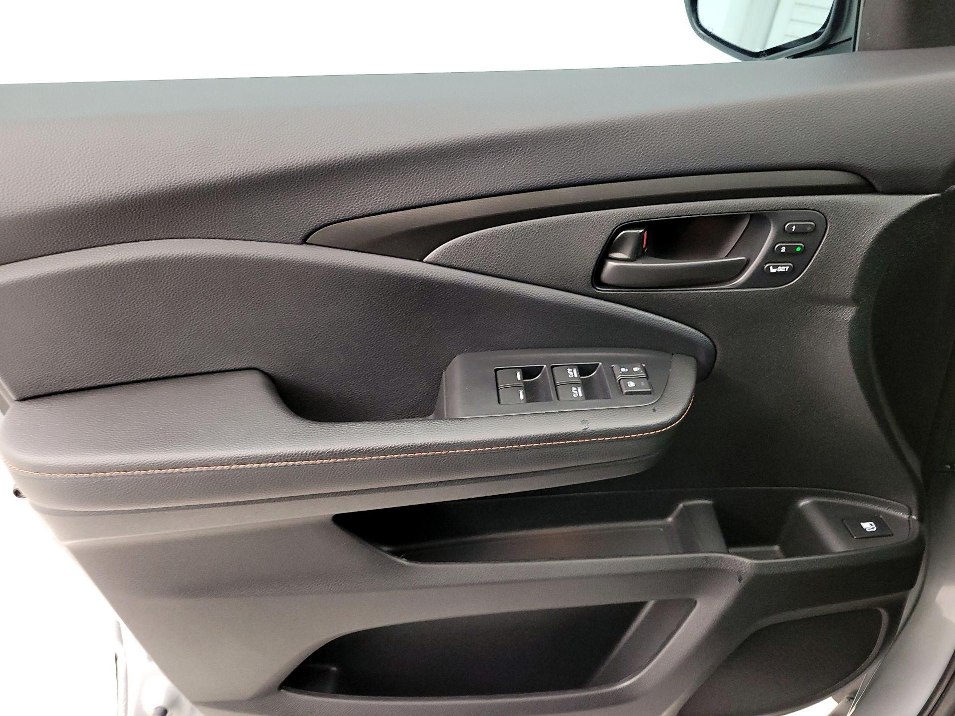 Thumbnail: 2025 Honda Ridgeline - 12