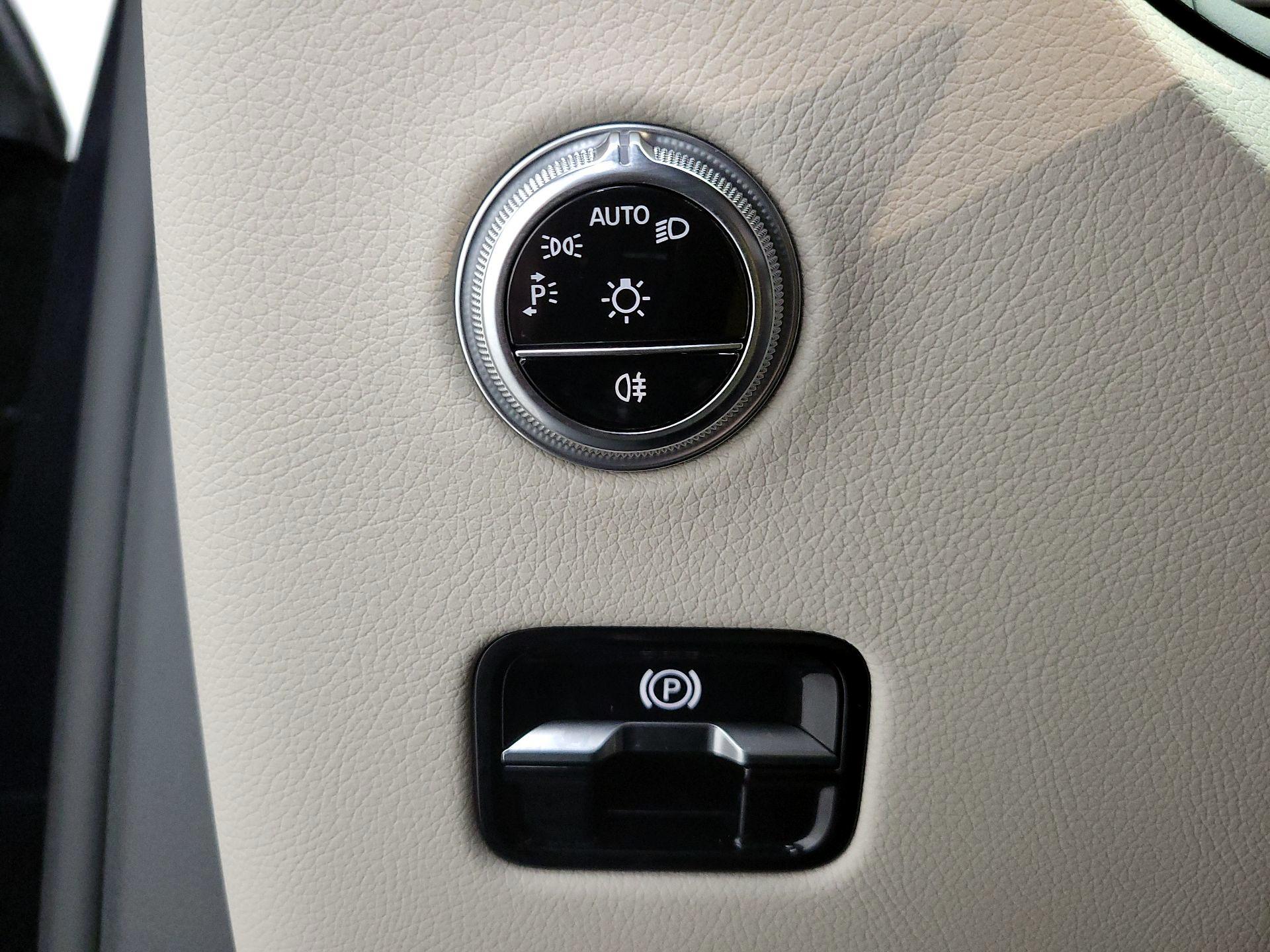 Thumbnail: 2024 Mercedes-Benz GLC - 13