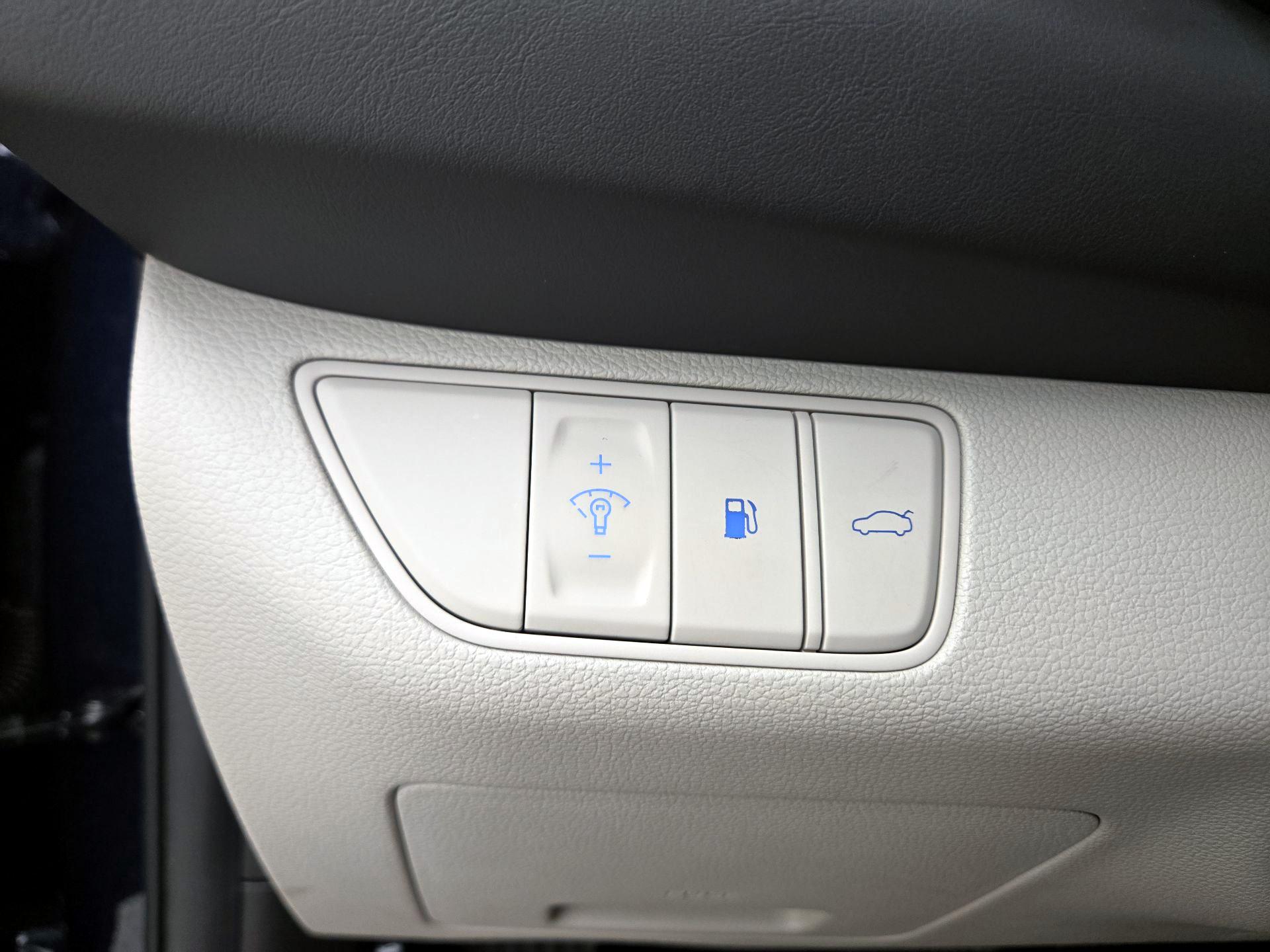 Thumbnail: 2023 Genesis G70 - 13