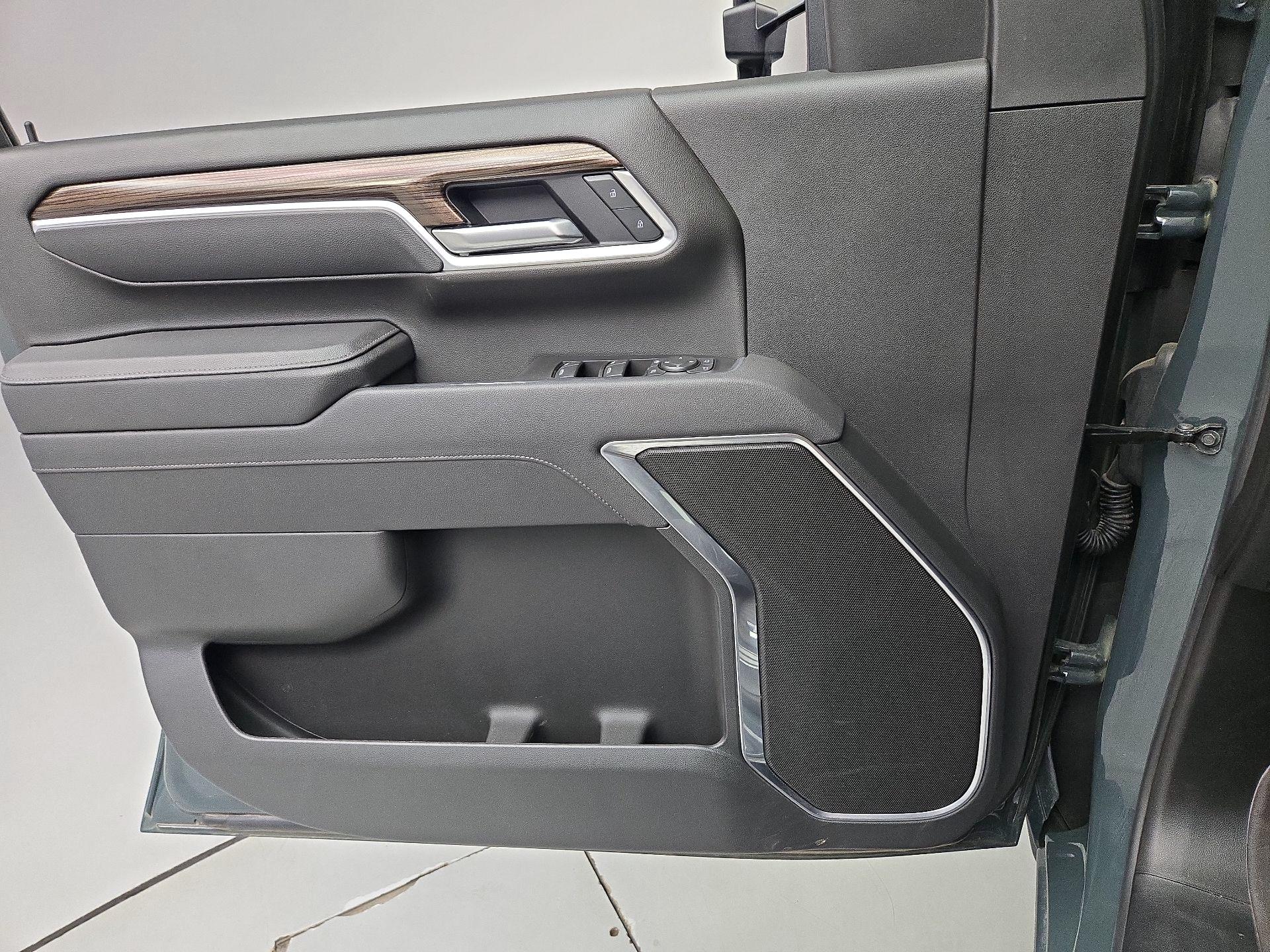 Thumbnail: 2025 Chevrolet Silverado 2500 - 12