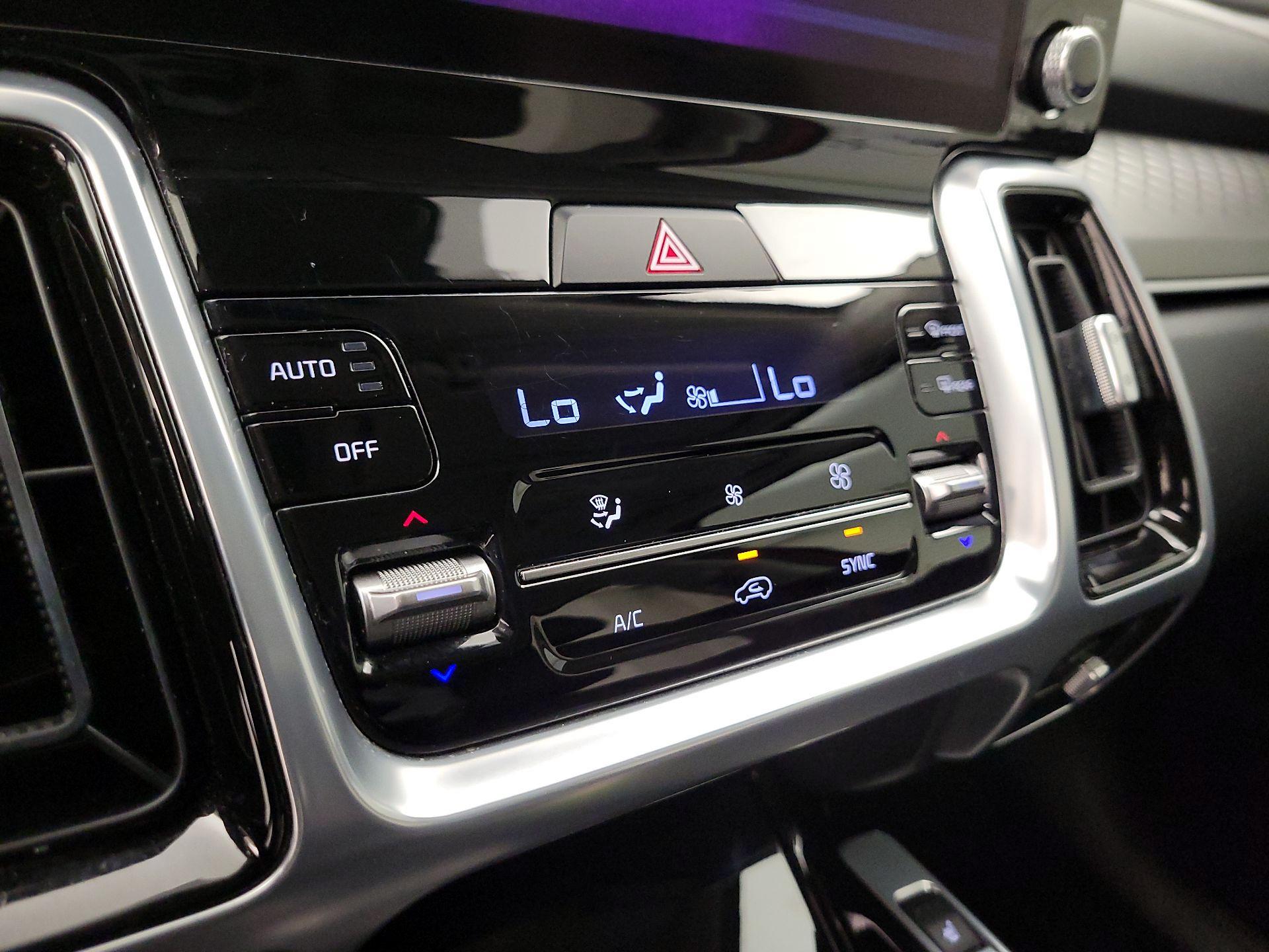 Thumbnail: 2022 Kia Sorento - 17