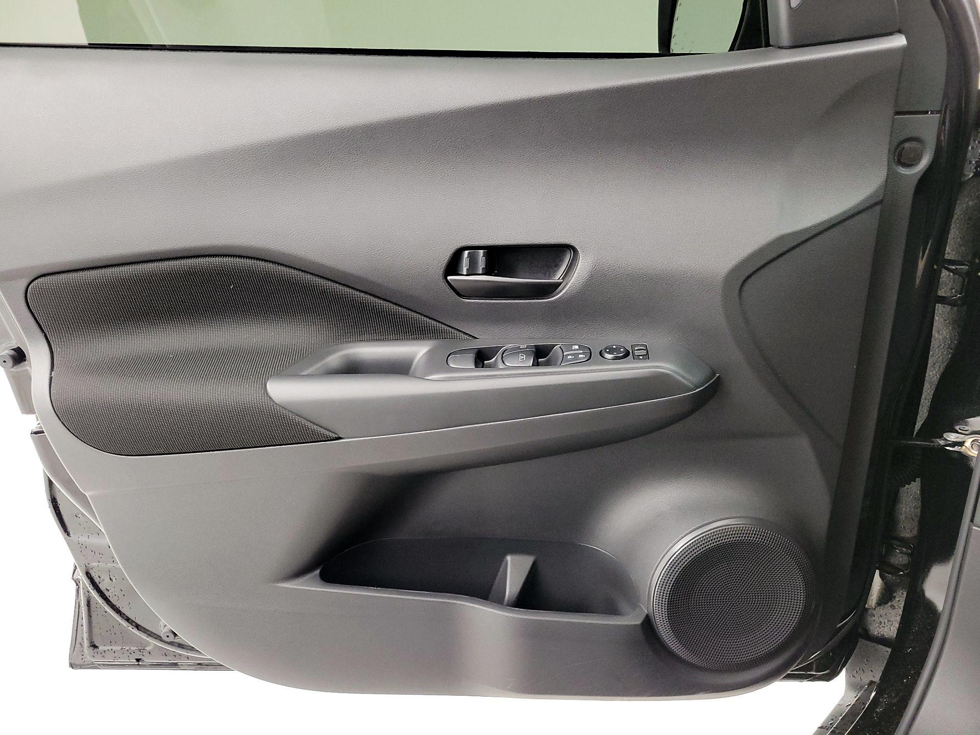 Thumbnail: 2025 Nissan Kicks - 12