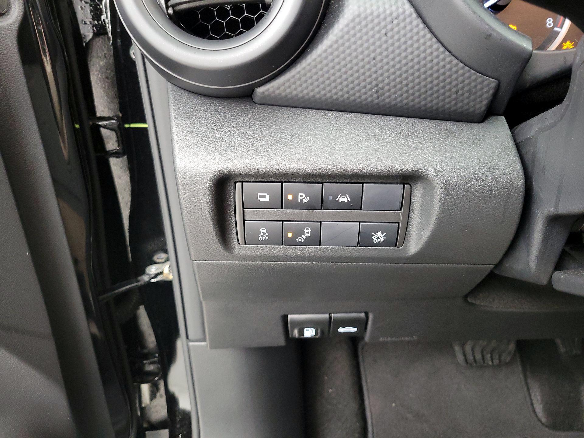 Thumbnail: 2025 Nissan Kicks - 13