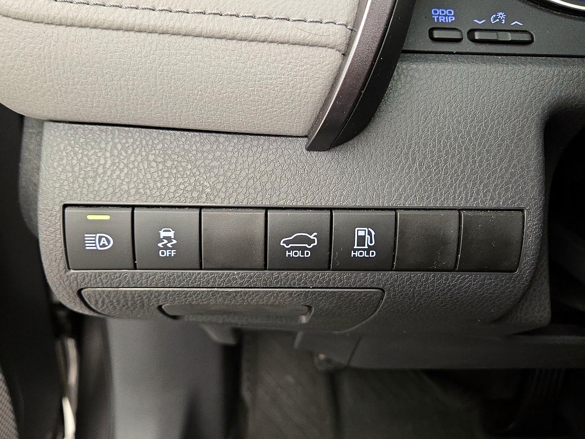 Thumbnail: 2023 Toyota Camry - 13