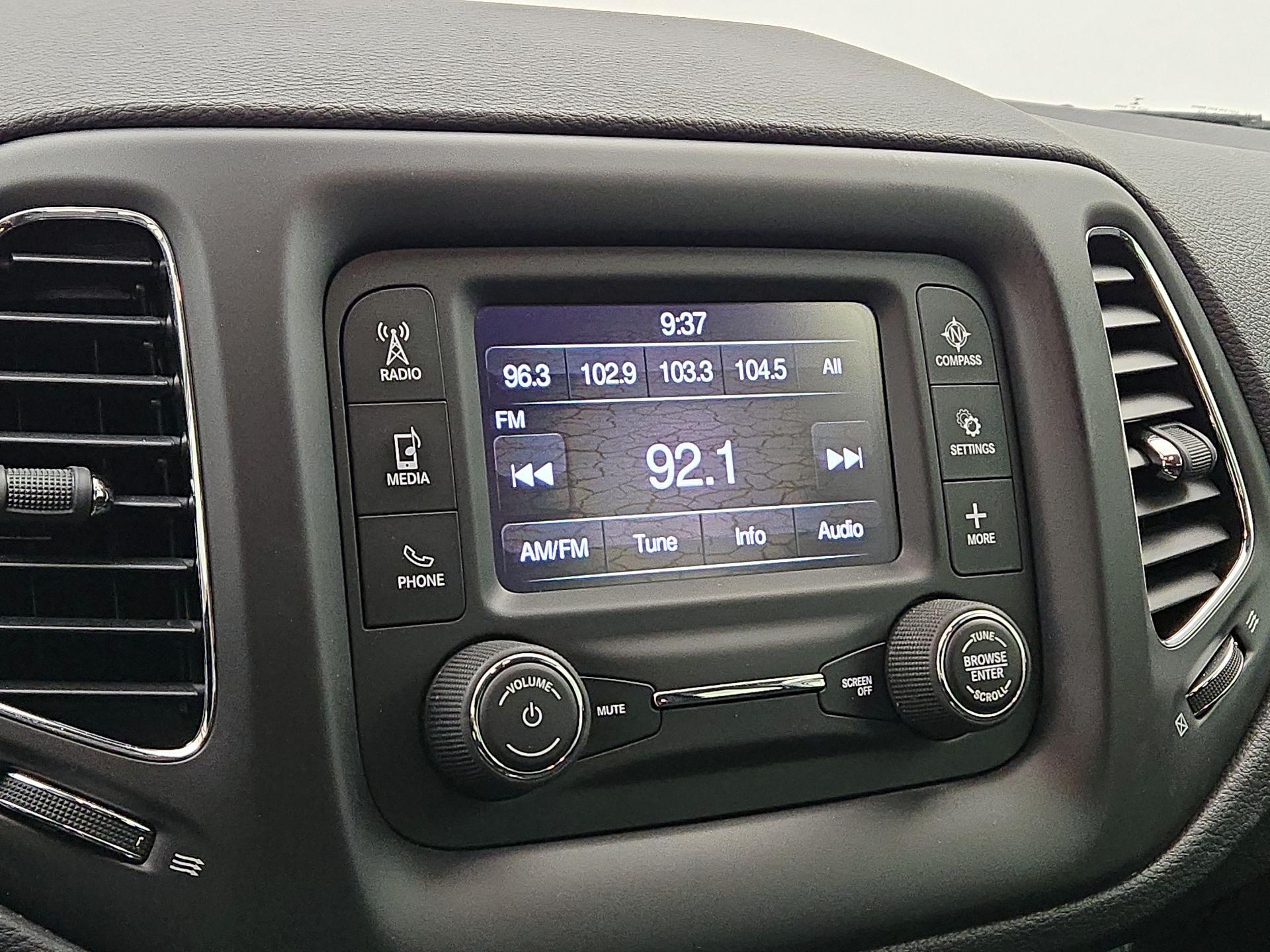 Thumbnail: 2018 Jeep Compass - 15