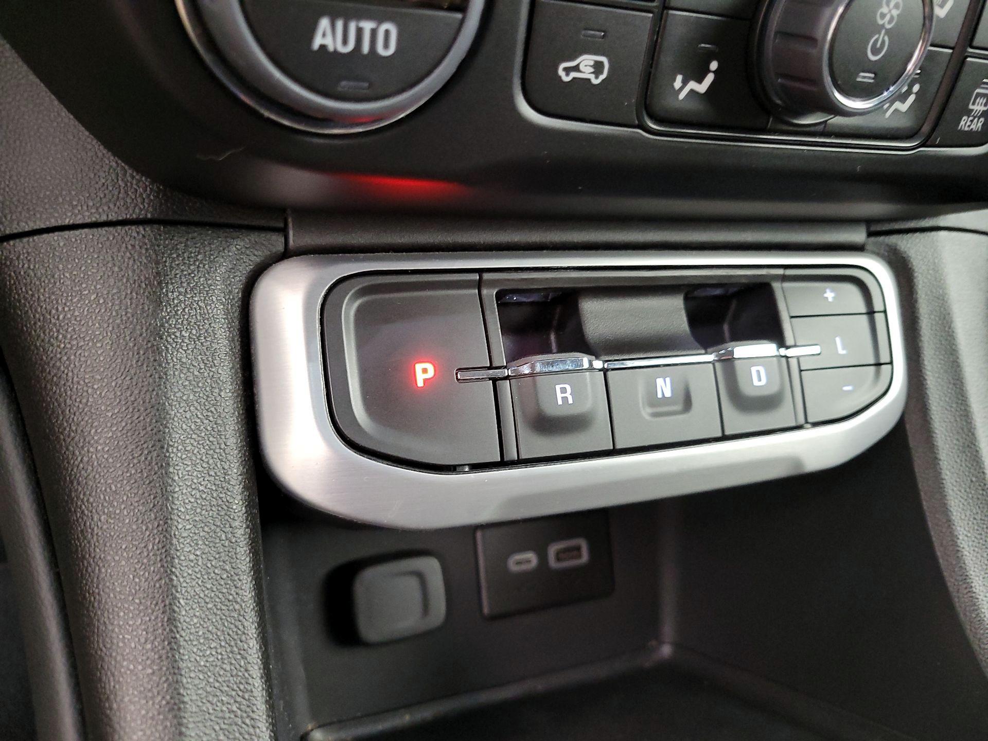 Thumbnail: 2023 GMC Acadia - 18