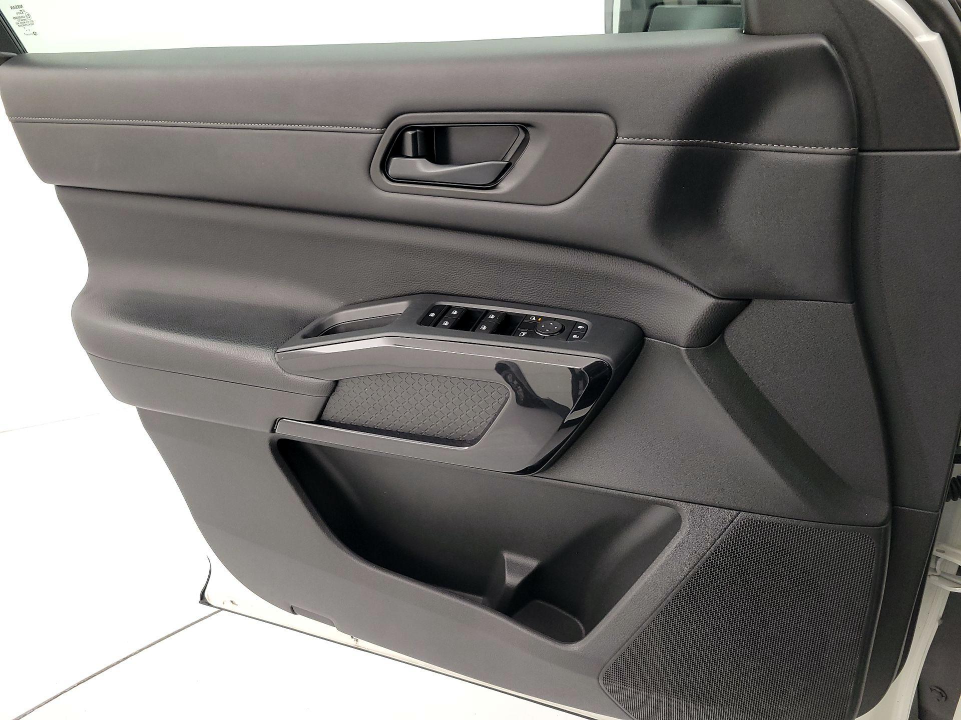 Thumbnail: 2024 Nissan Pathfinder - 12