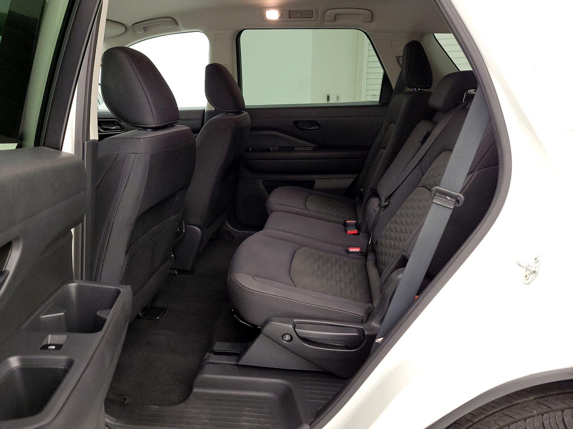 Thumbnail: 2024 Nissan Pathfinder - 19