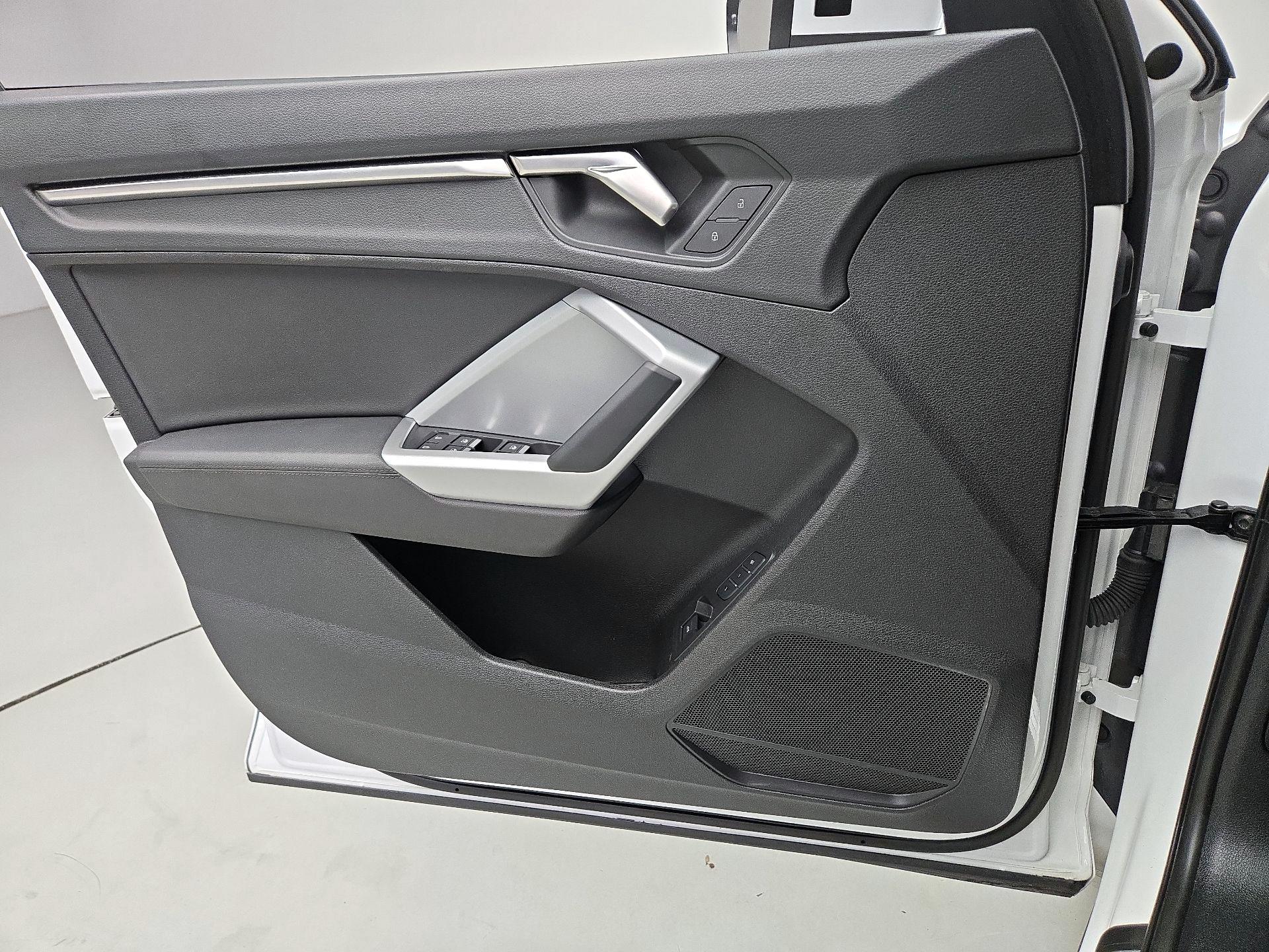 Thumbnail: 2024 Audi Q3 - 12