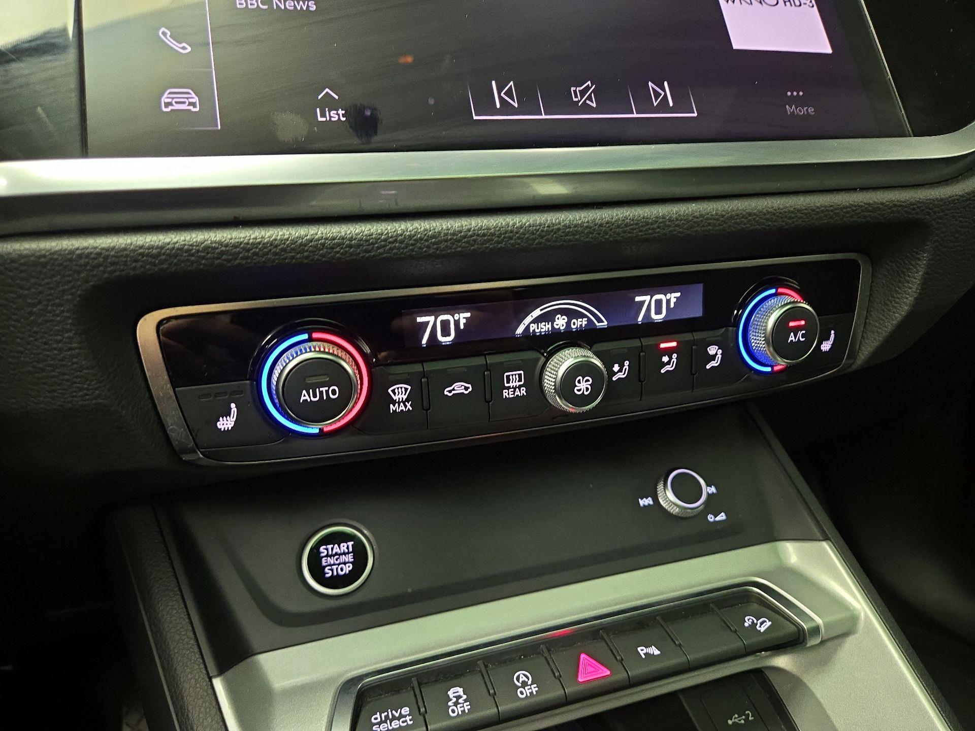 Thumbnail: 2024 Audi Q3 - 16