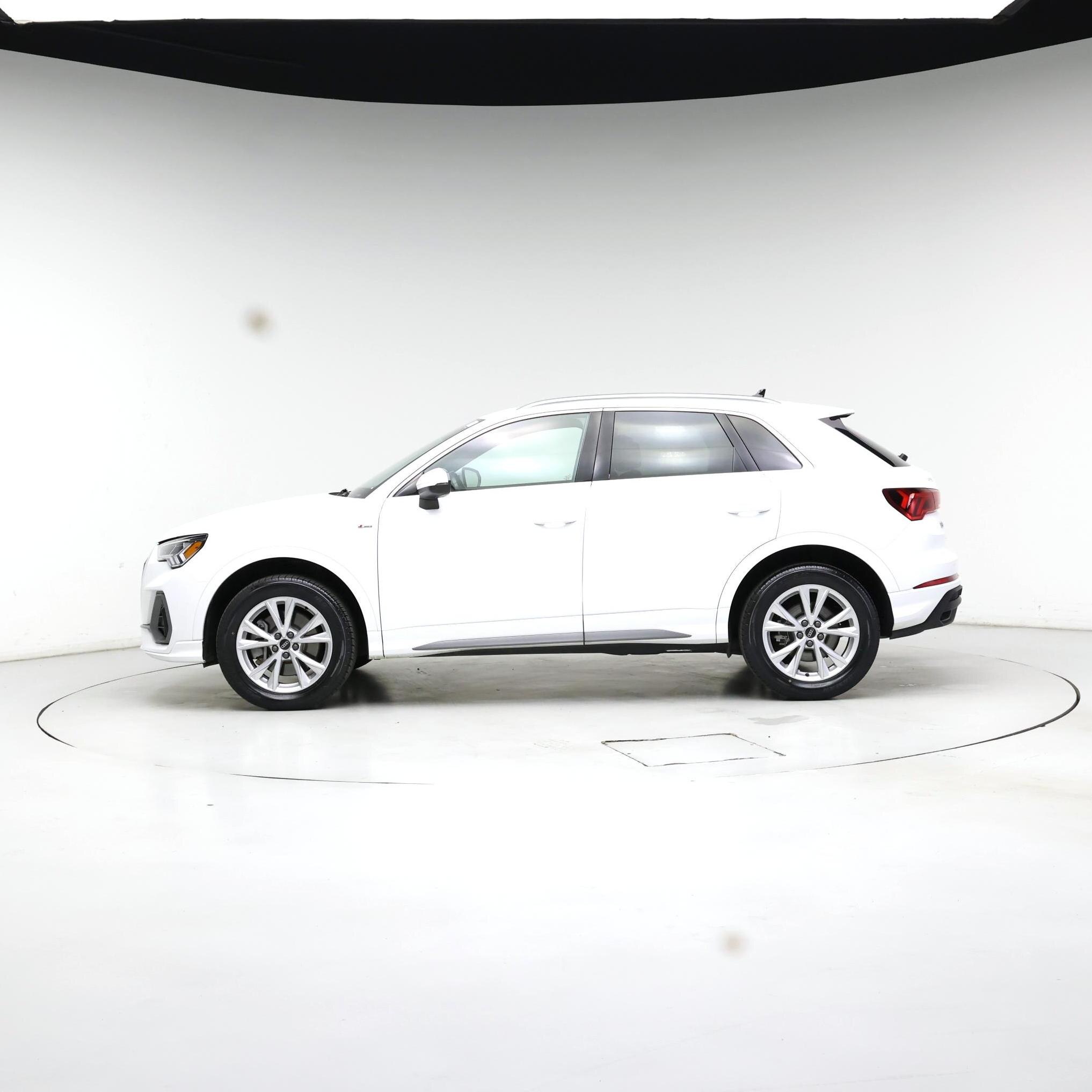 Thumbnail: 2024 Audi Q3 - 3