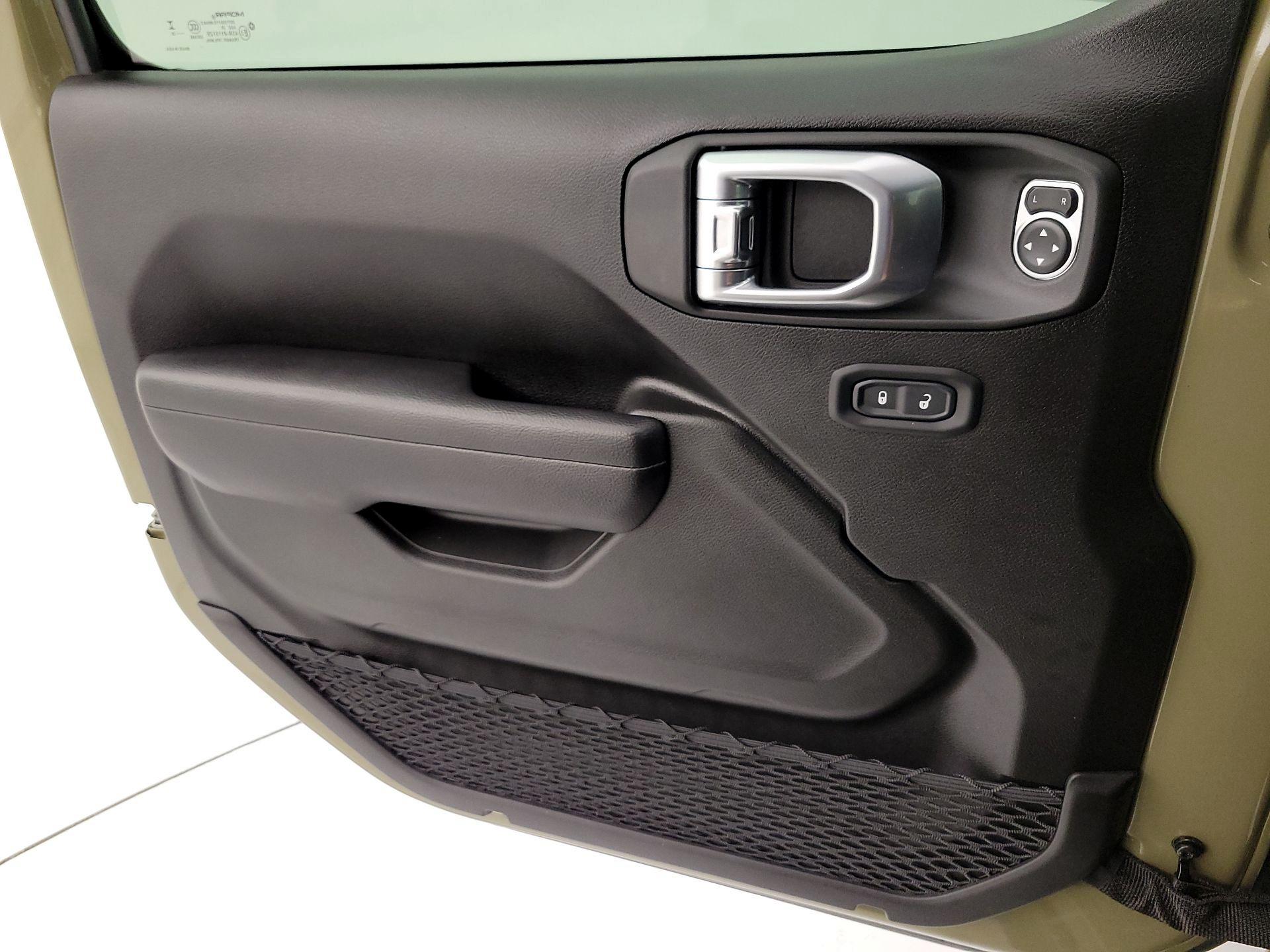 Thumbnail: 2025 Jeep Wrangler - 12